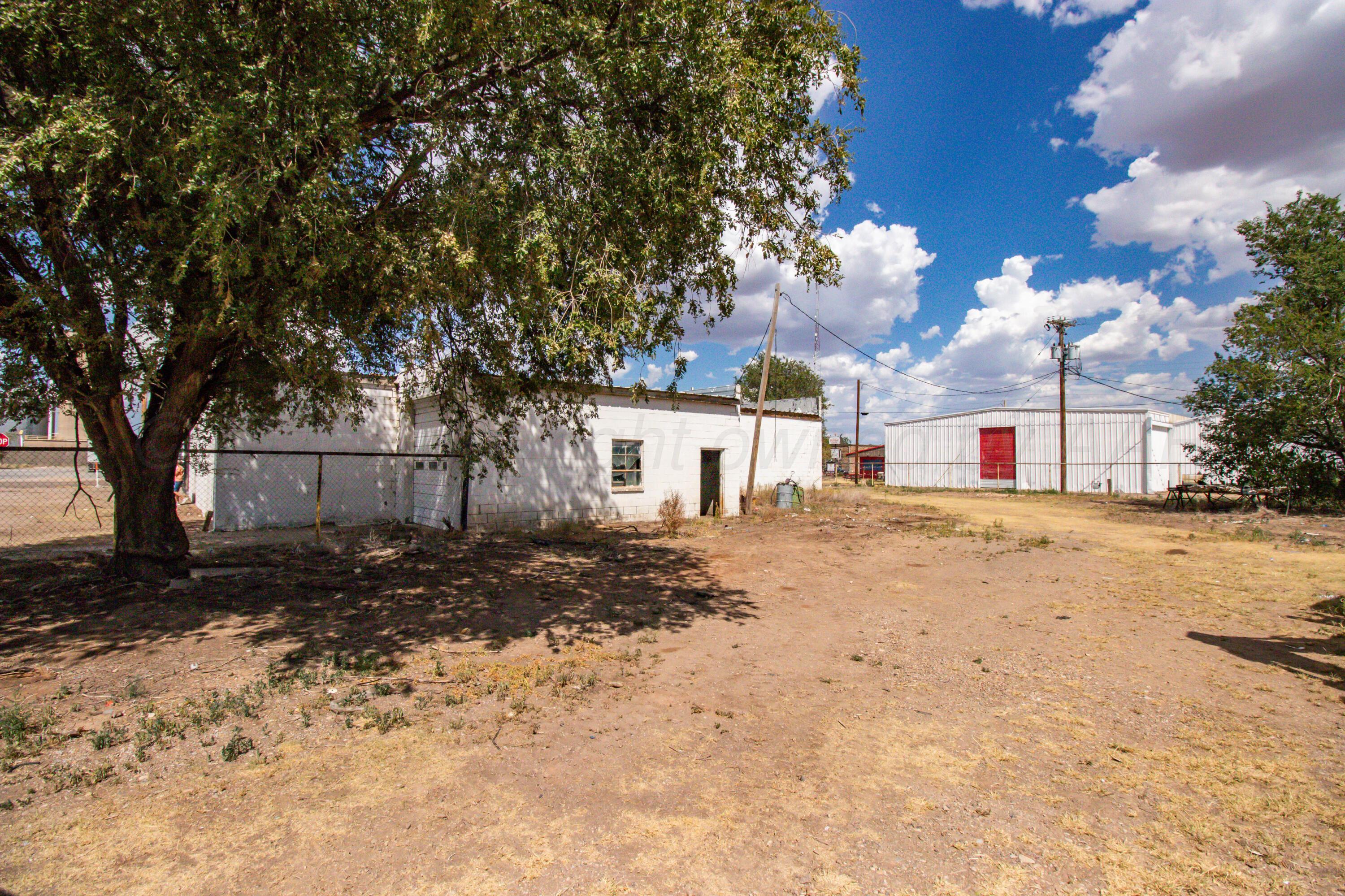 211 W First St (hwy 287) Property Photo 36