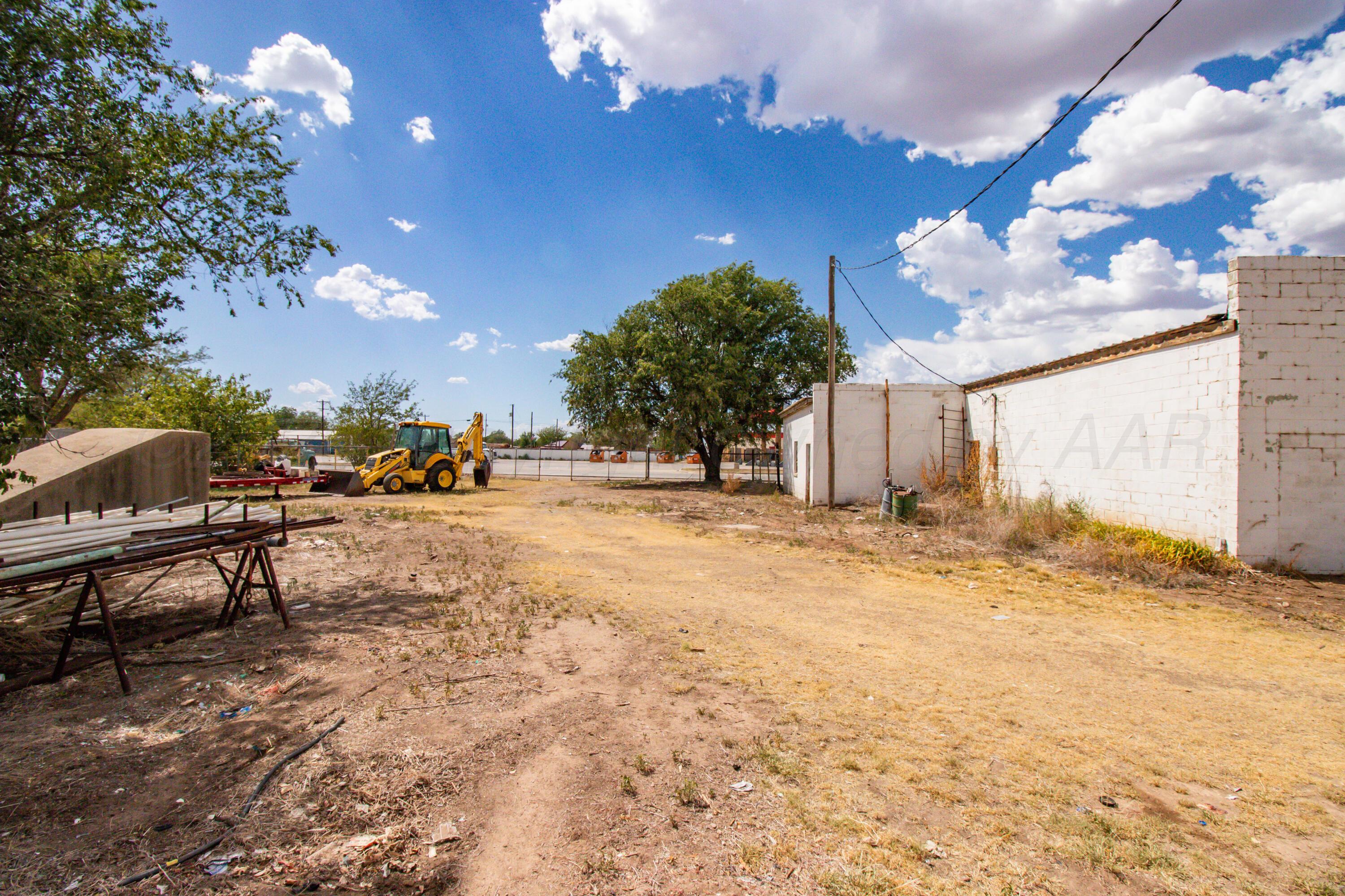 211 W First St (hwy 287) Property Photo 39