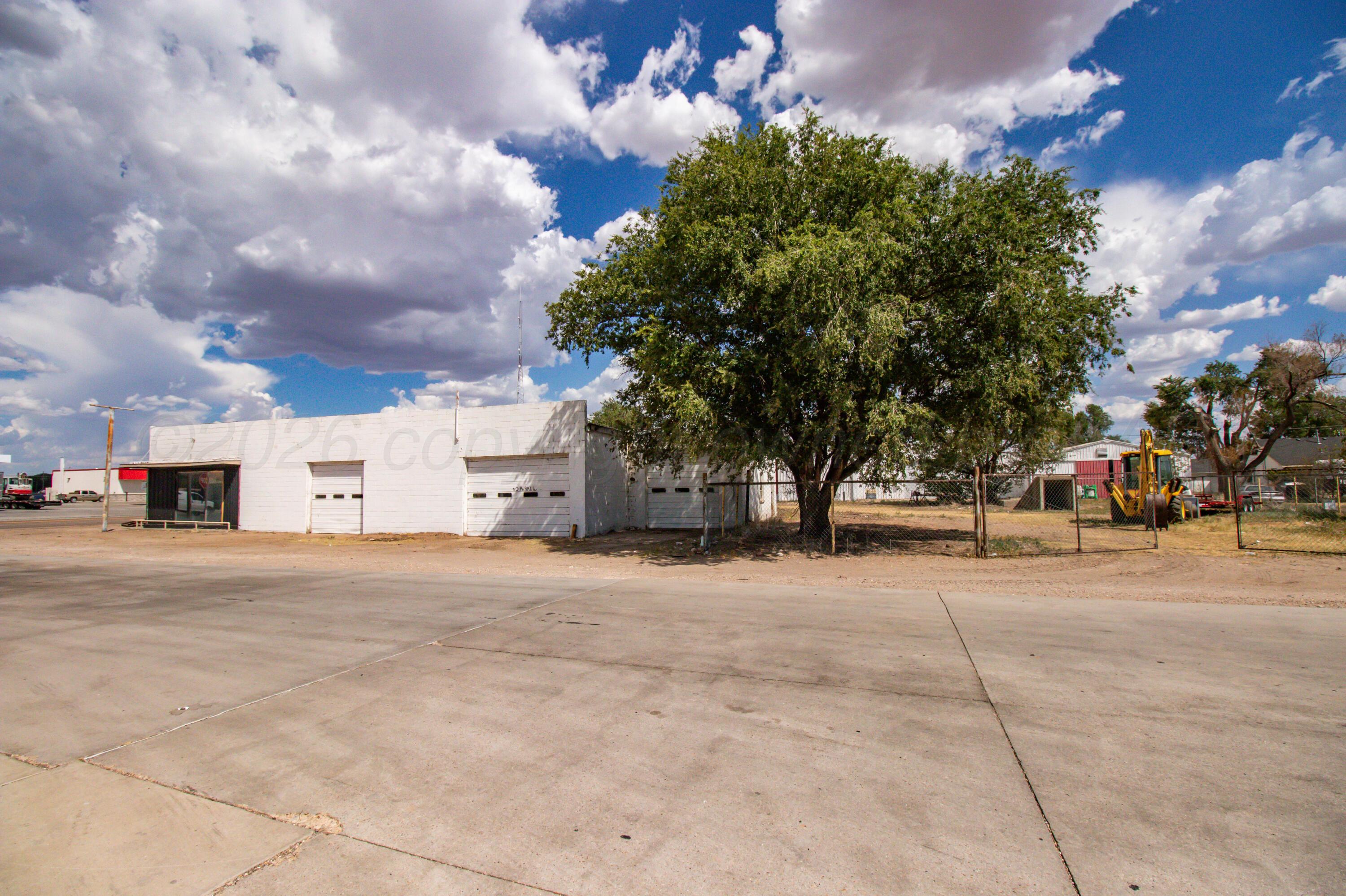 211 W First St (hwy 287) Property Photo 41