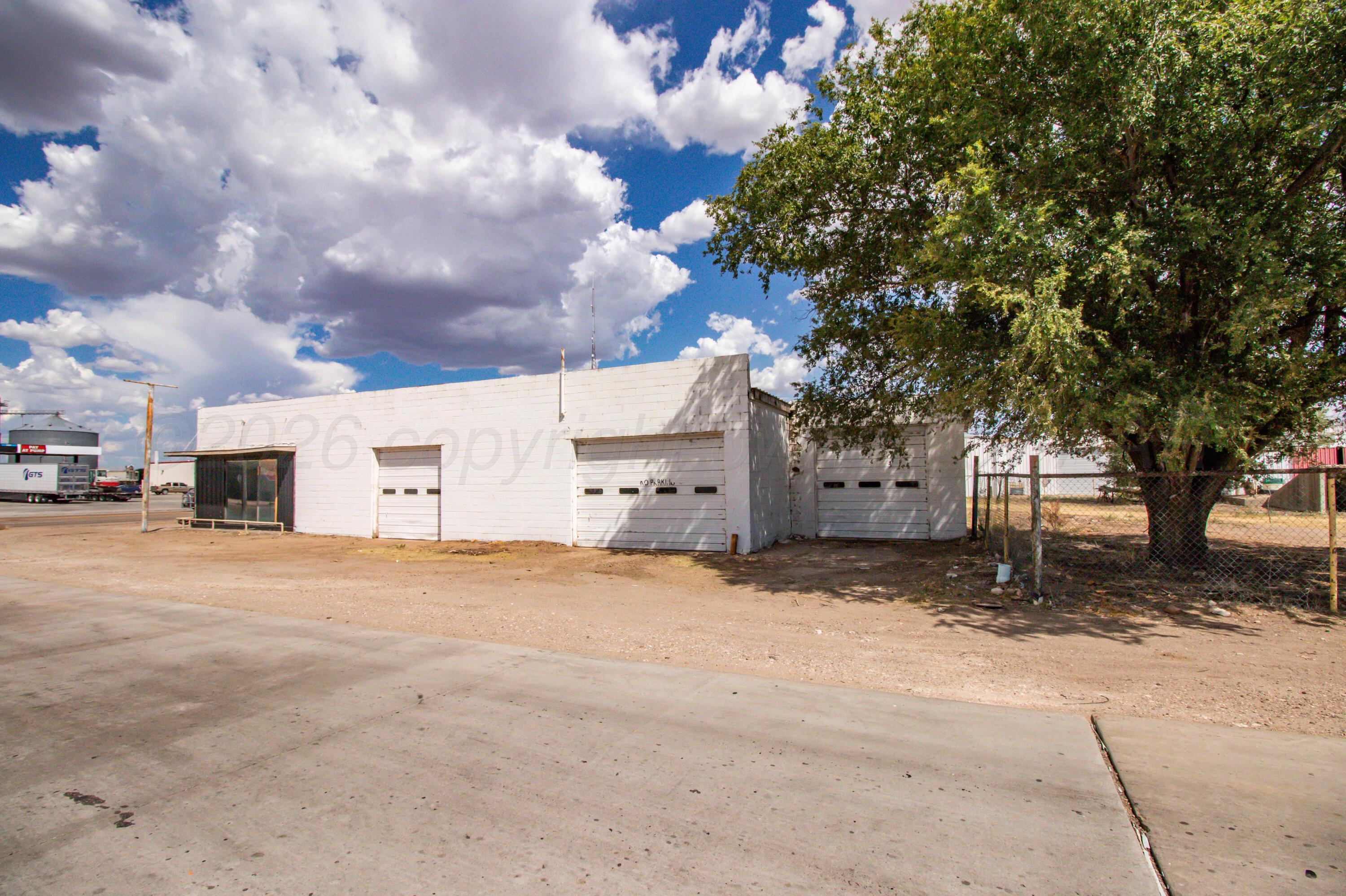 211 W First St (hwy 287) Property Photo 42