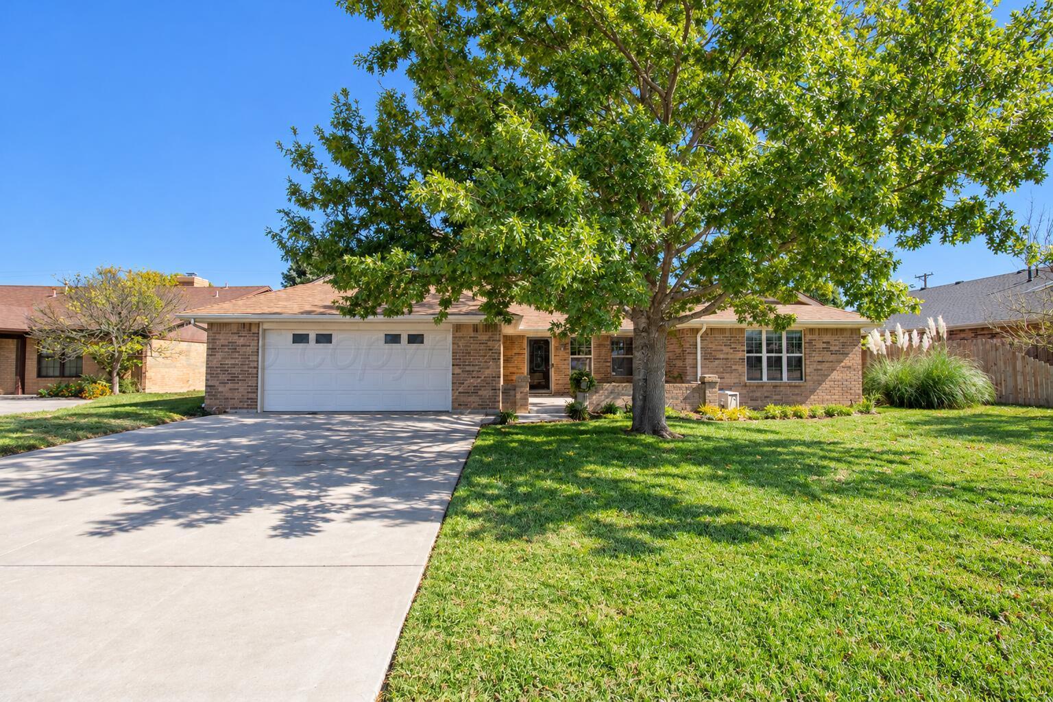 1005 Bennett Drive Property Photo 1