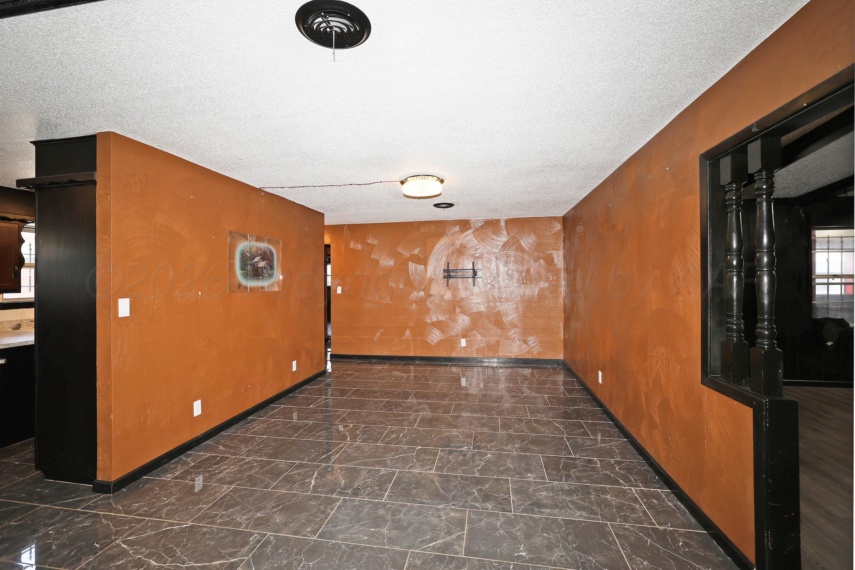 5005 Westway Trail Property Photo 4