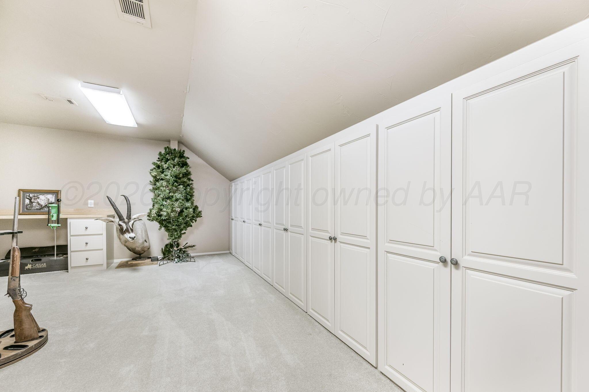 2115 W Loop 143 Property Photo 52