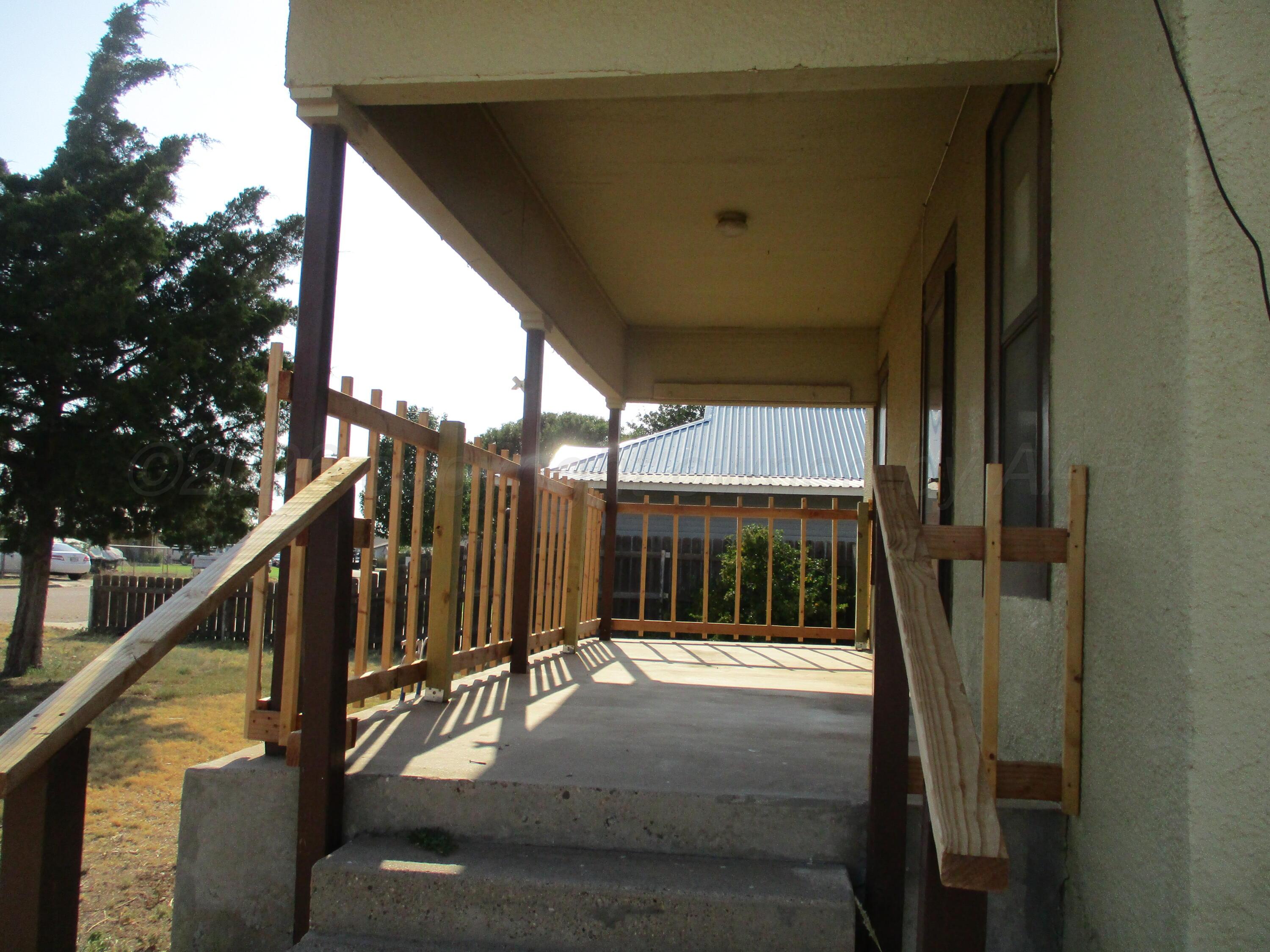 285 Overland Trail Property Photo 3