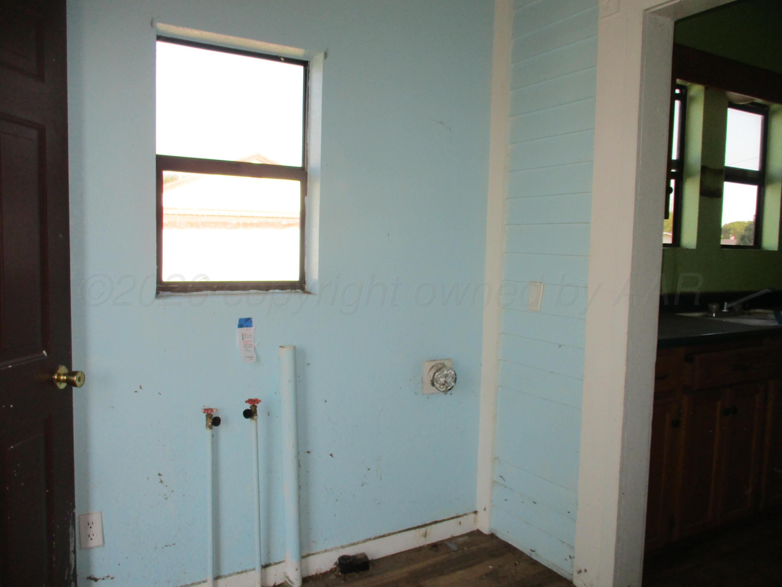 285 Overland Trail Property Photo 12