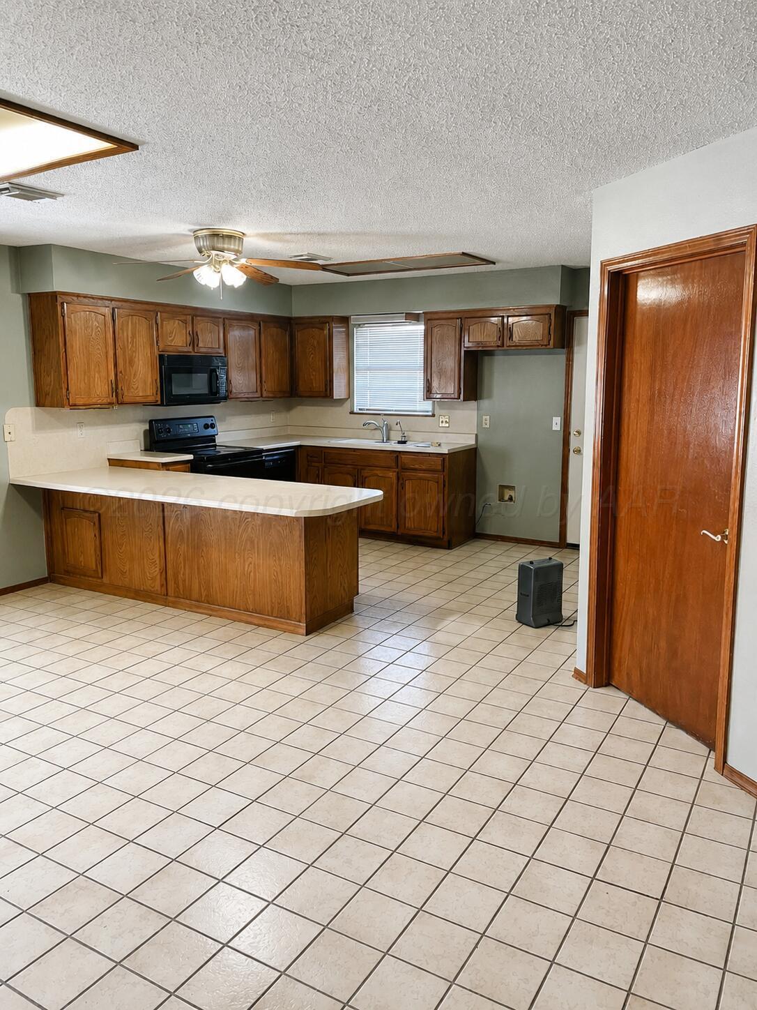 906 N Fairmont Street Property Photo 5