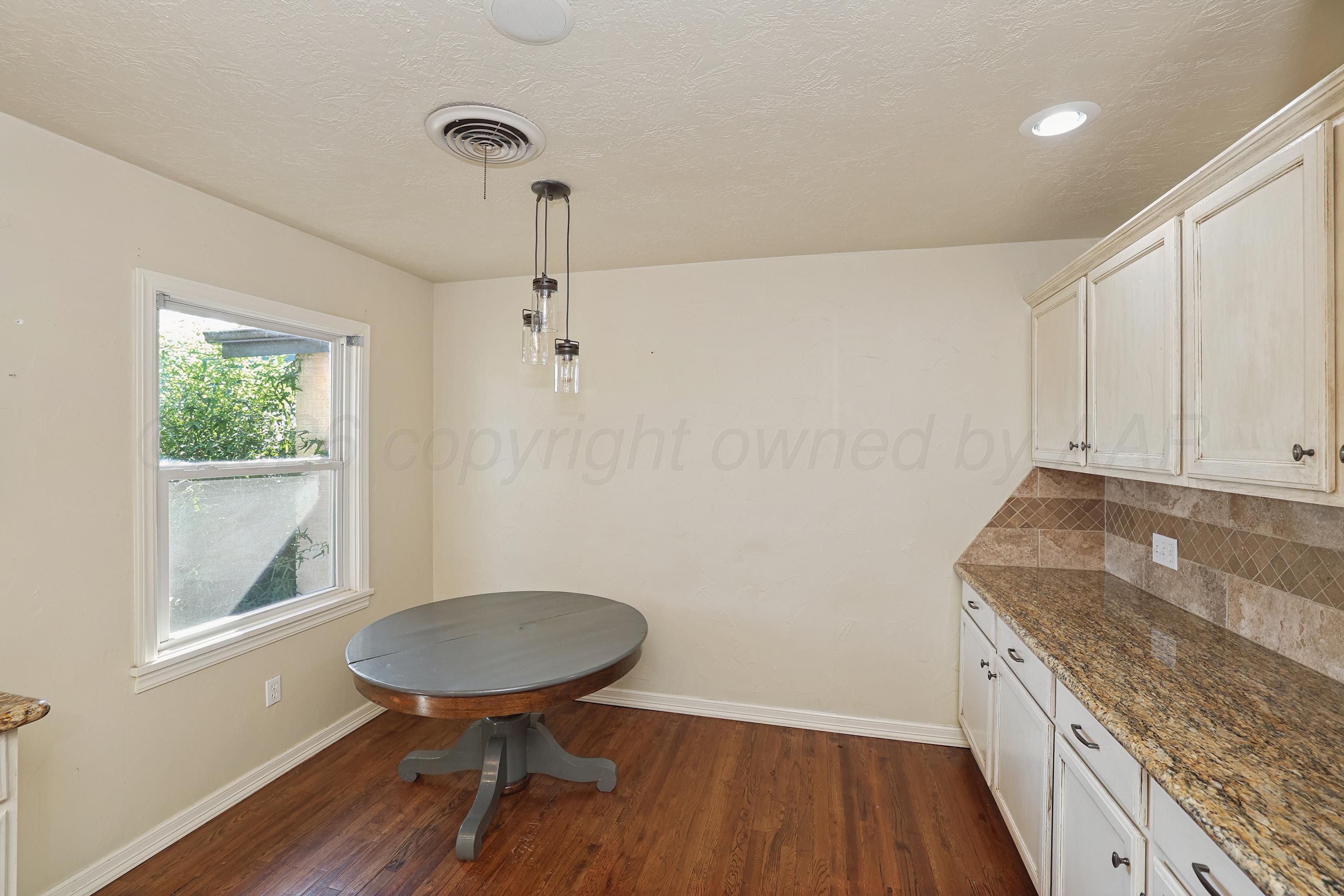 602 N Main Street Property Photo 9