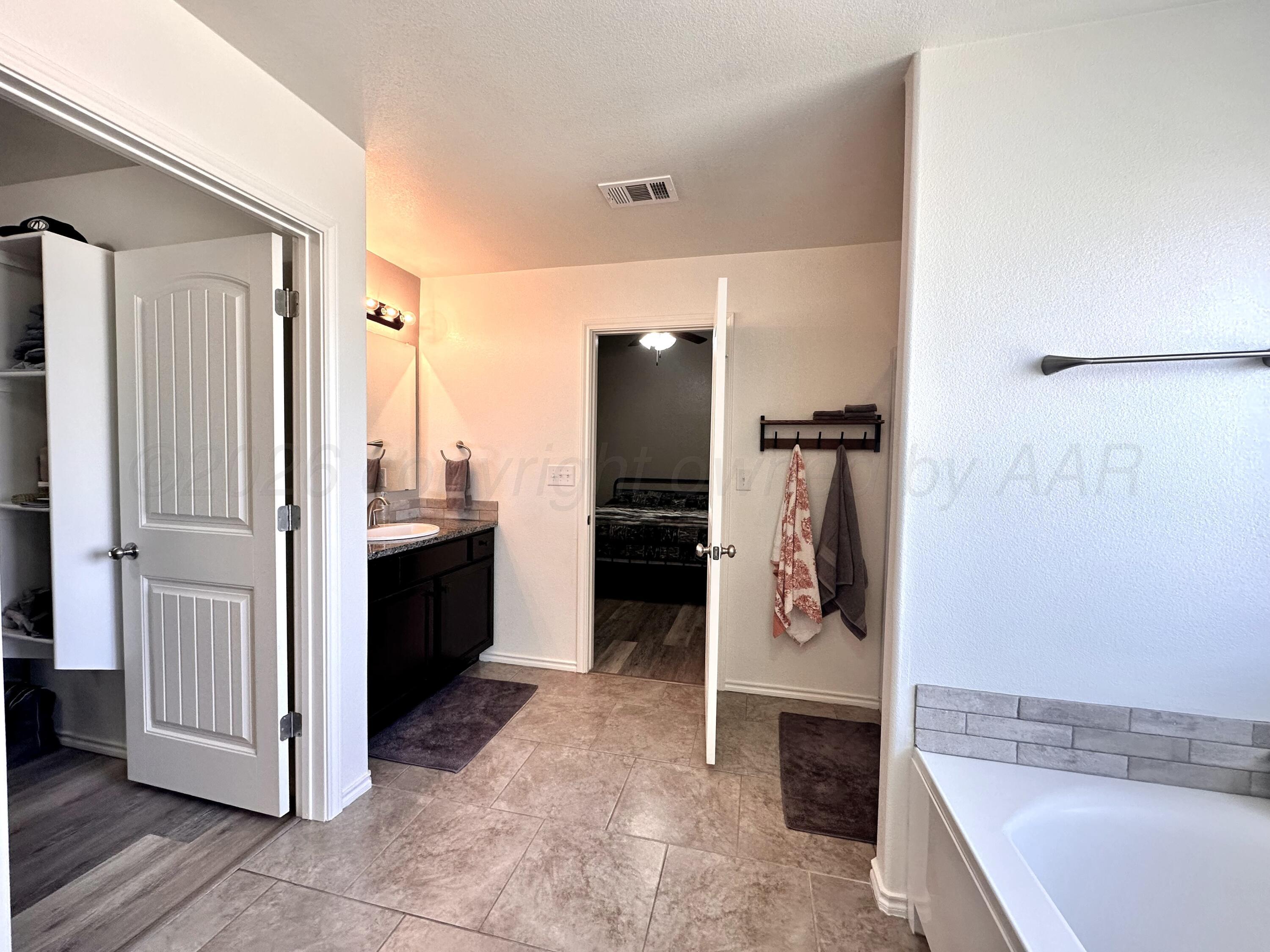 600 Lochridge Property Photo 13