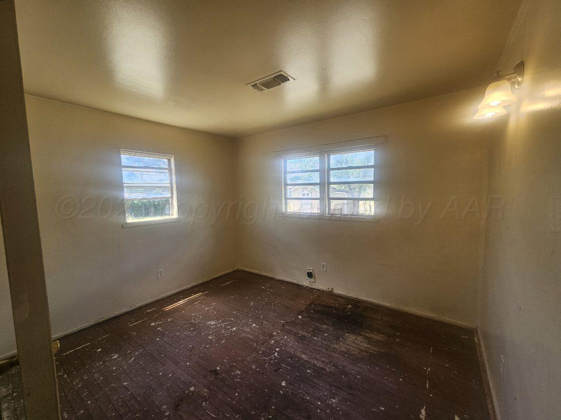 1335 Dahlia Street Property Photo 7
