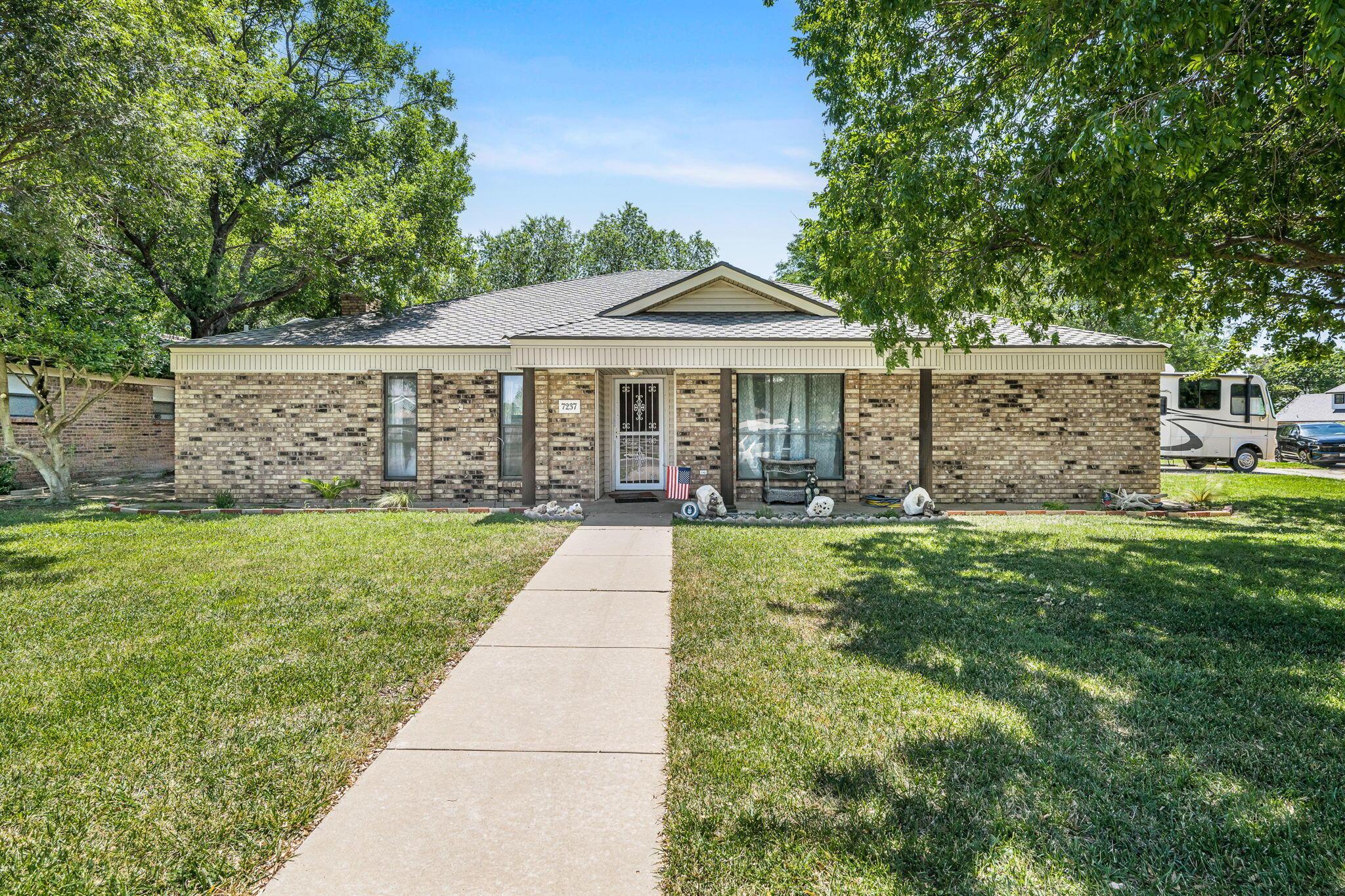 7237 Kings Place Property Photo 1