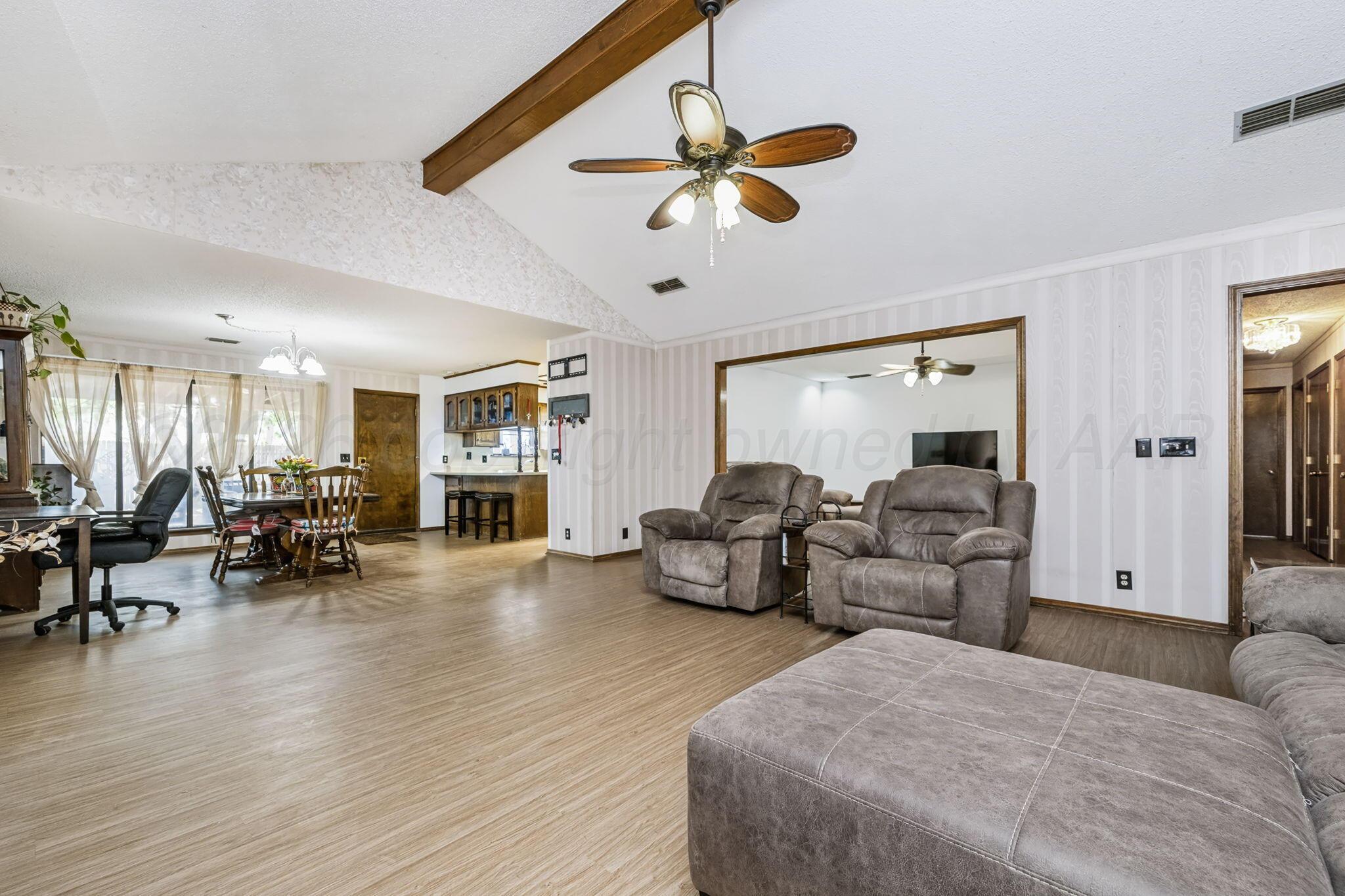 7237 Kings Place Property Photo 3