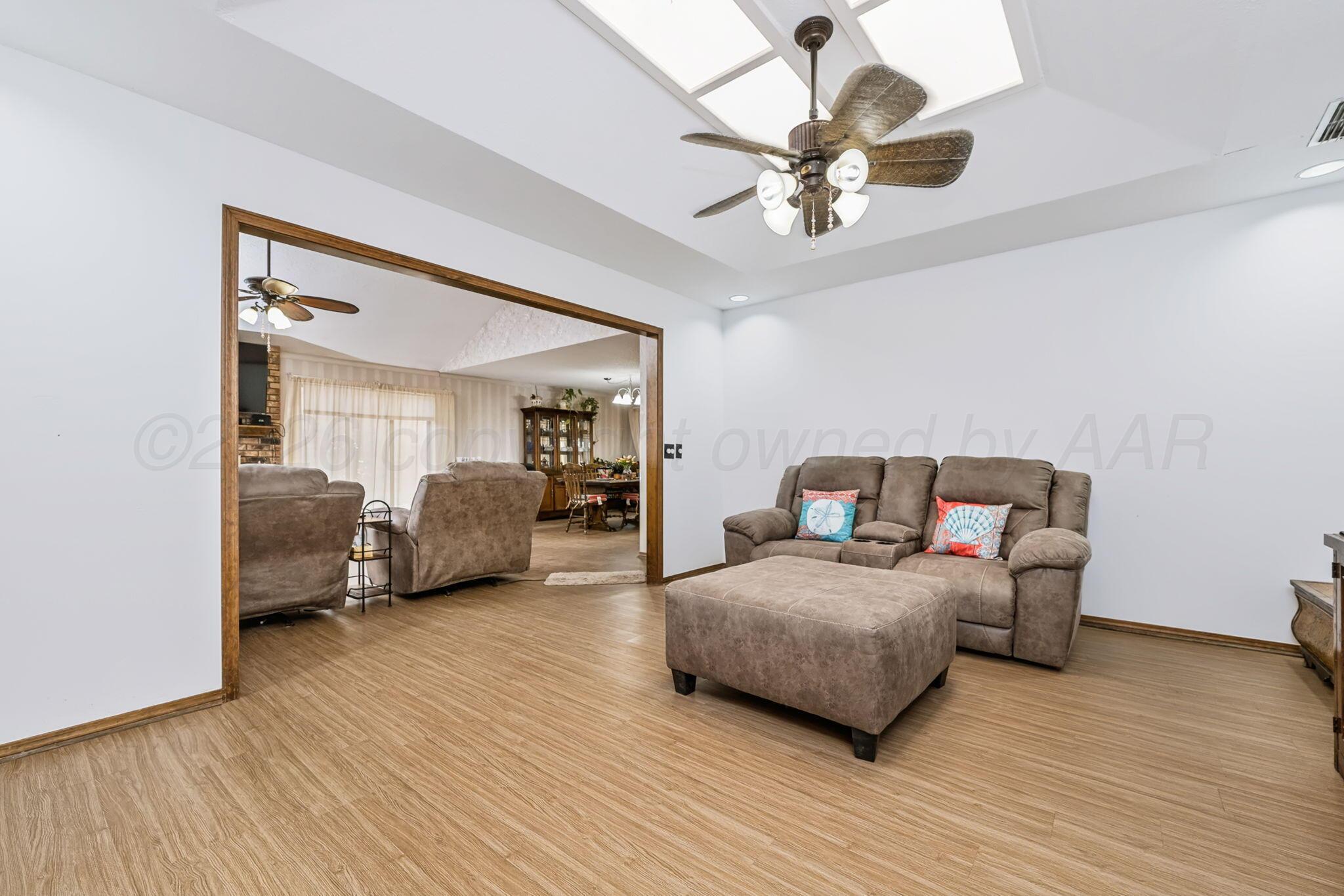 7237 Kings Place Property Photo 4