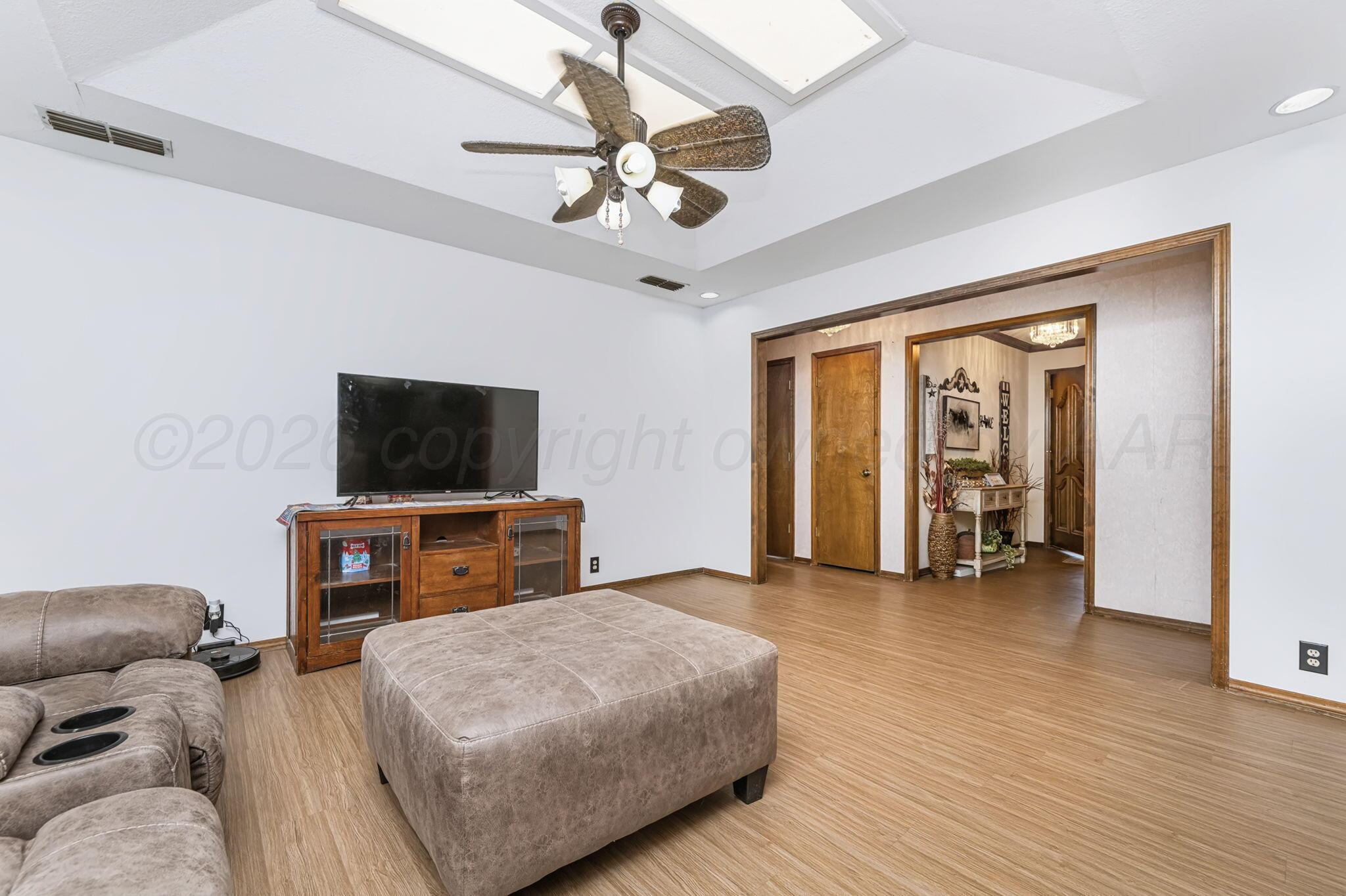 7237 Kings Place Property Photo 5