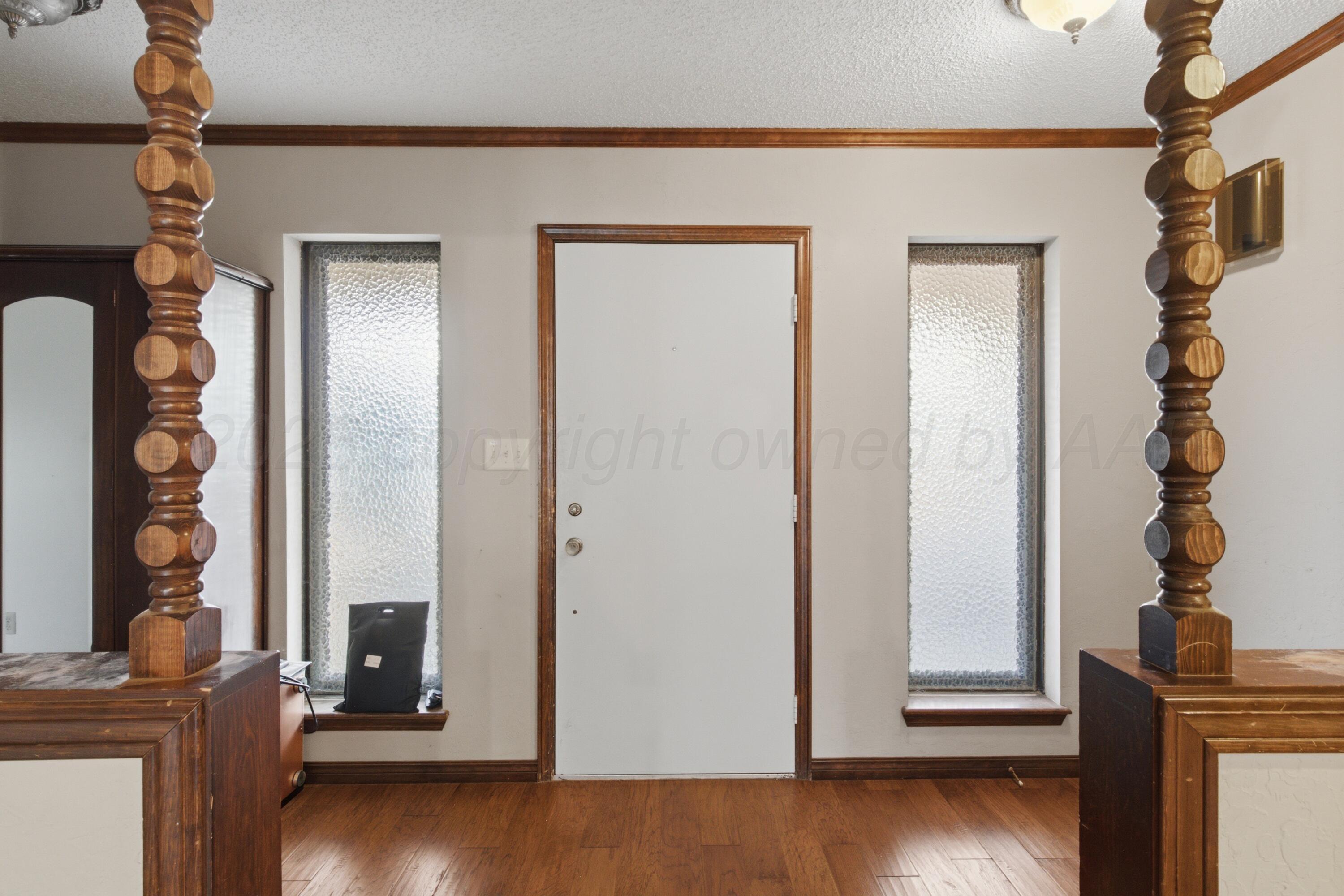 6316 Cedar Hollow Drive Property Photo 3