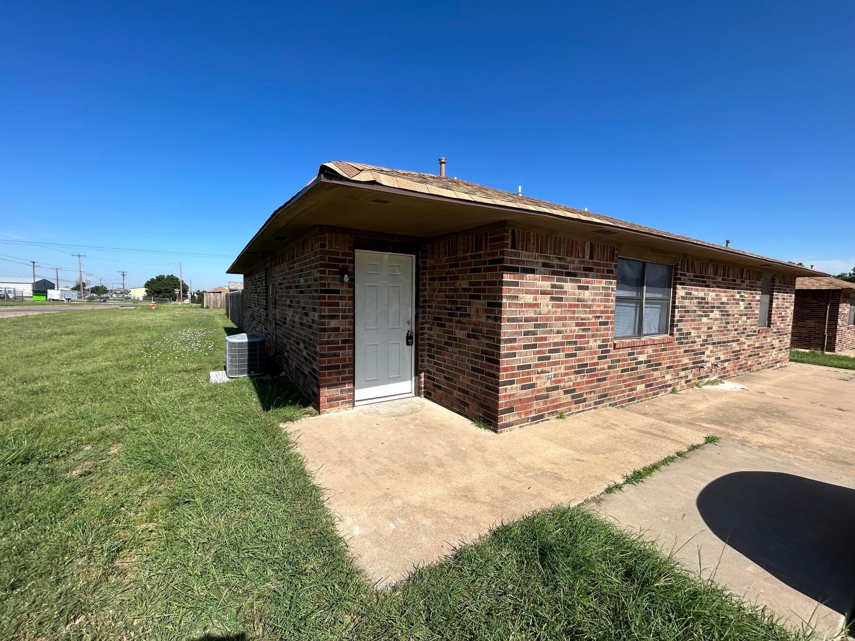 901 N Maryland Street Property Photo 1