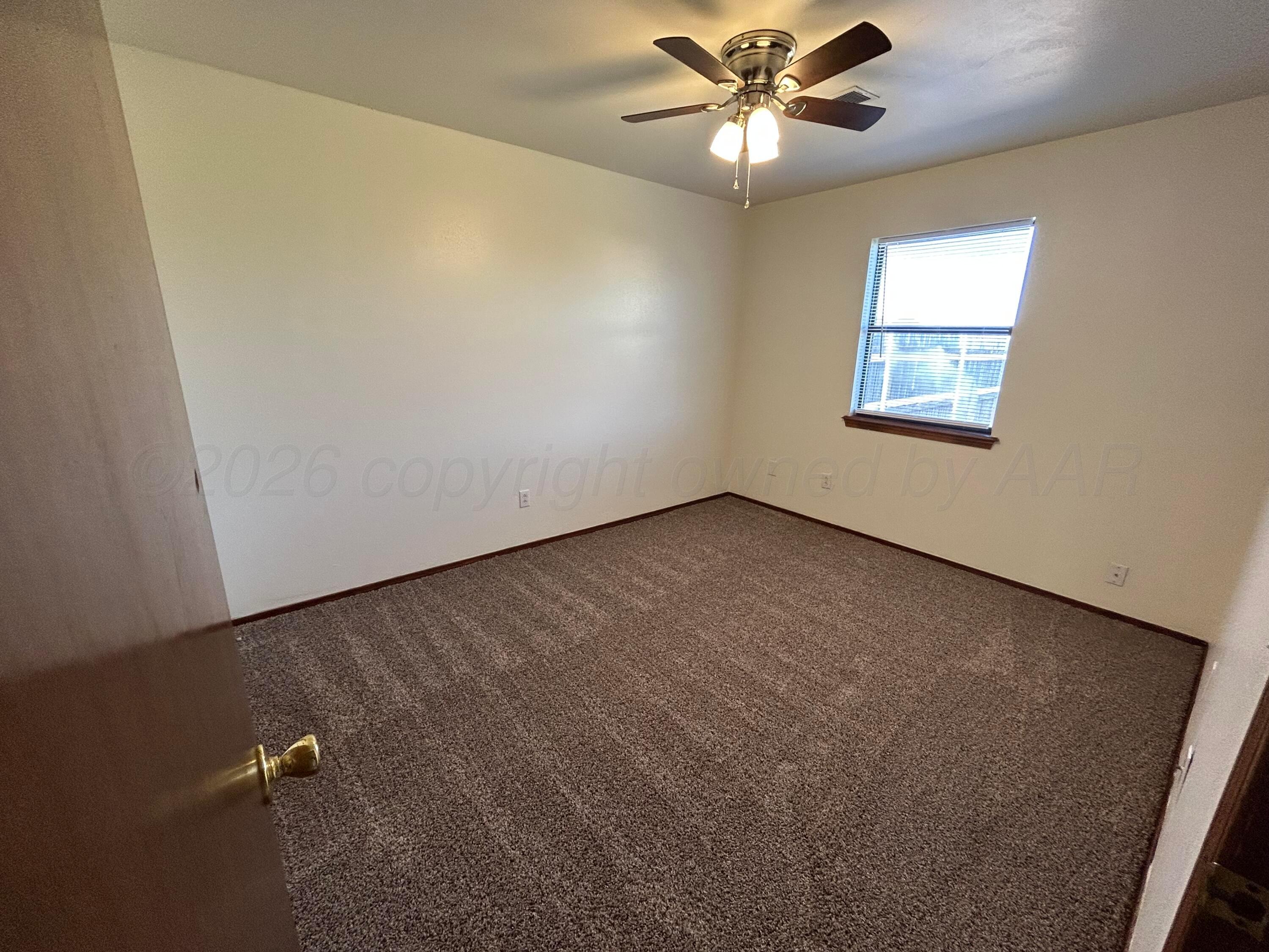 901 N Maryland Street Property Photo 6