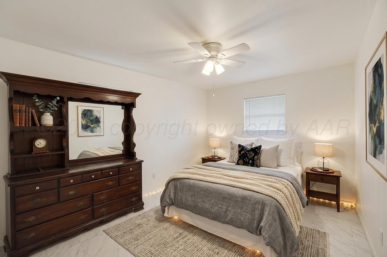 1252 Iris Street Property Photo 10