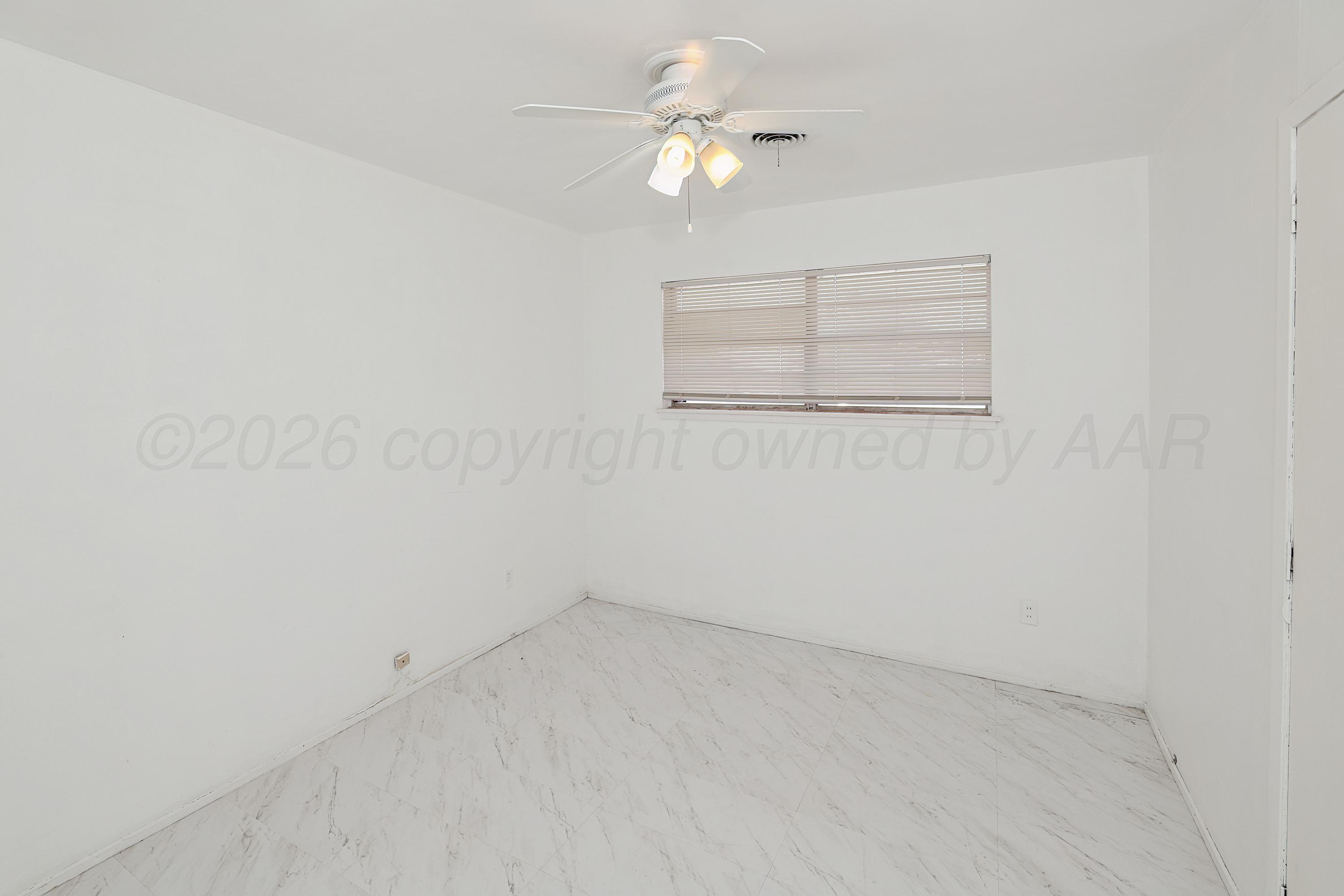 1252 Iris Street Property Photo 15