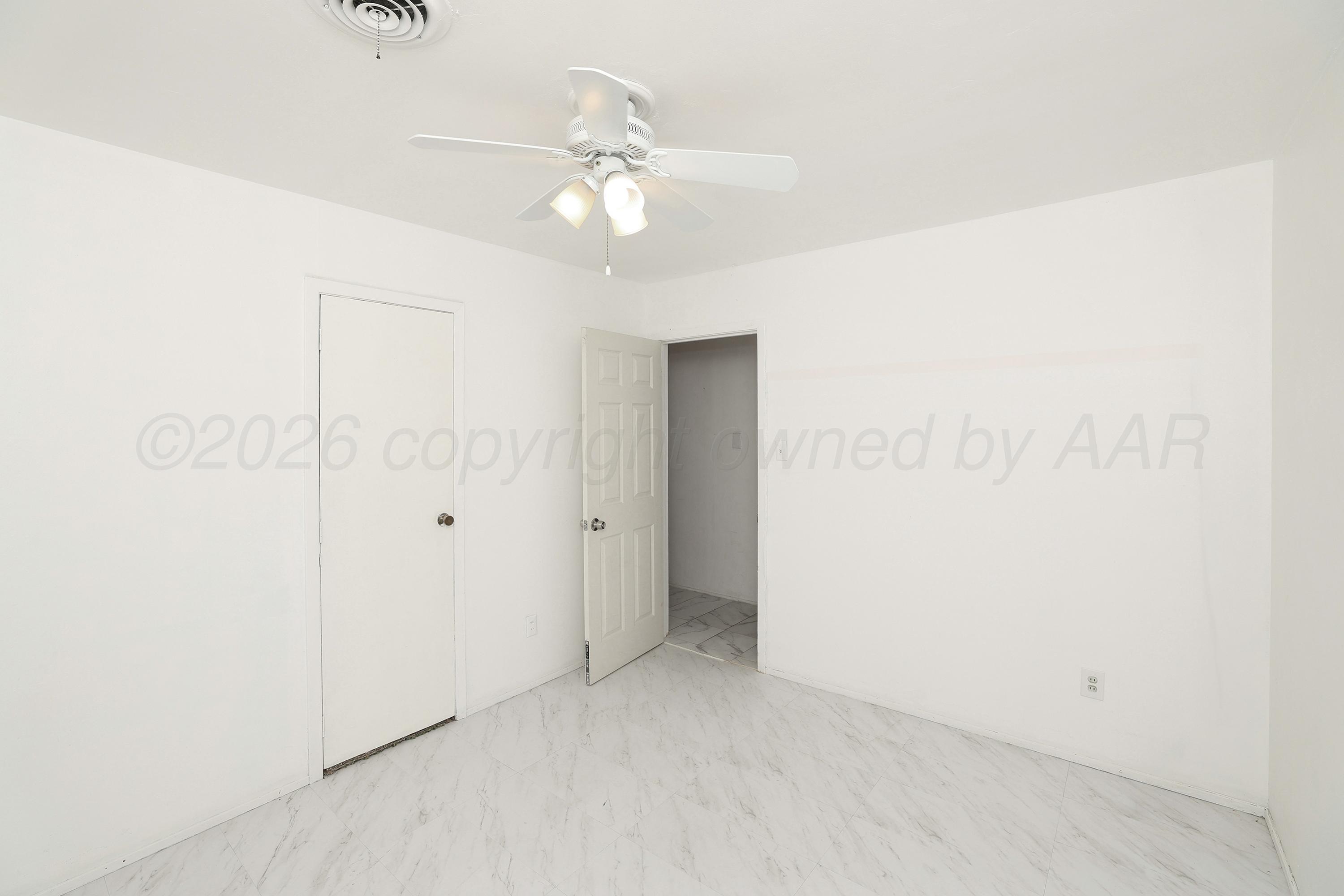 1252 Iris Street Property Photo 16