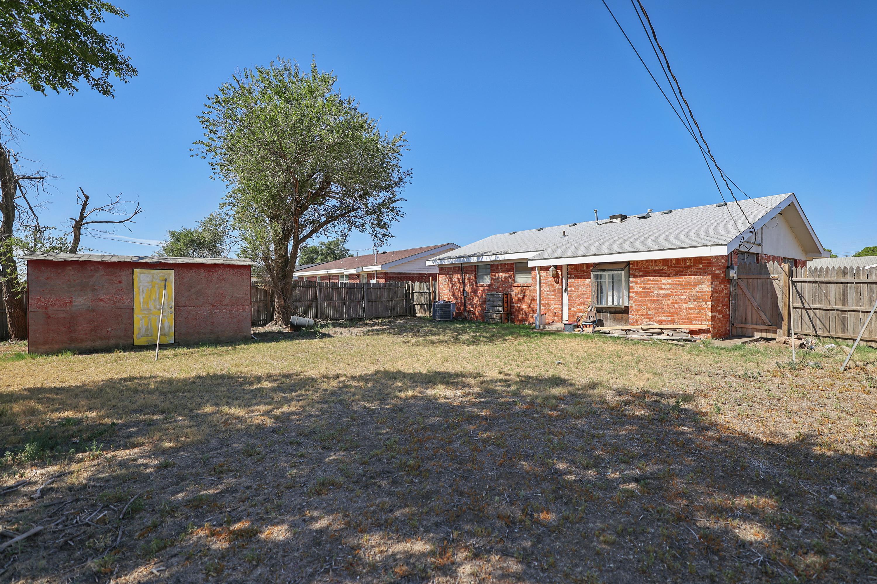 1252 Iris Street Property Photo 20