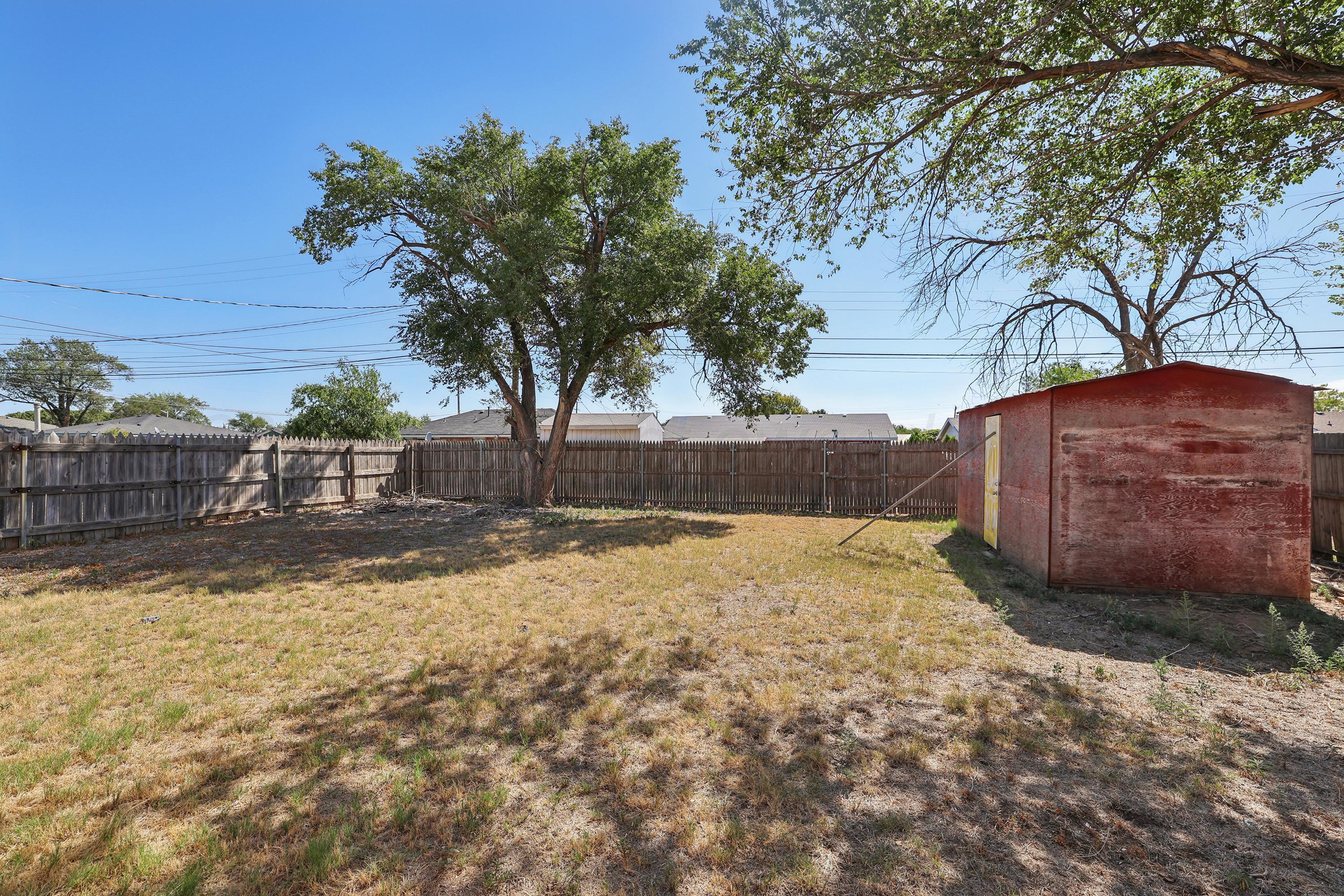 1252 Iris Street Property Photo 21