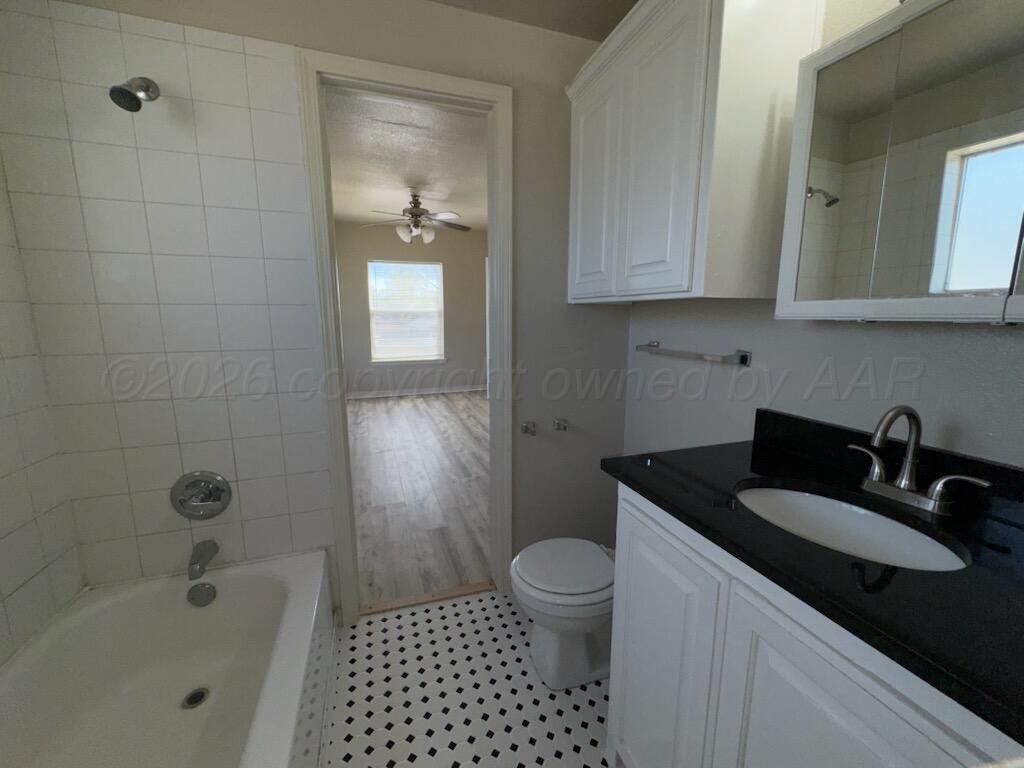 1700 #102 S Jackson Street Property Photo 6