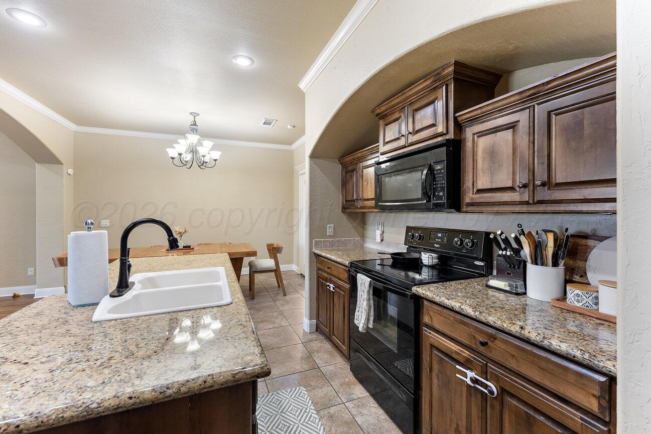 9900 Addelyn Avenue Property Photo 9