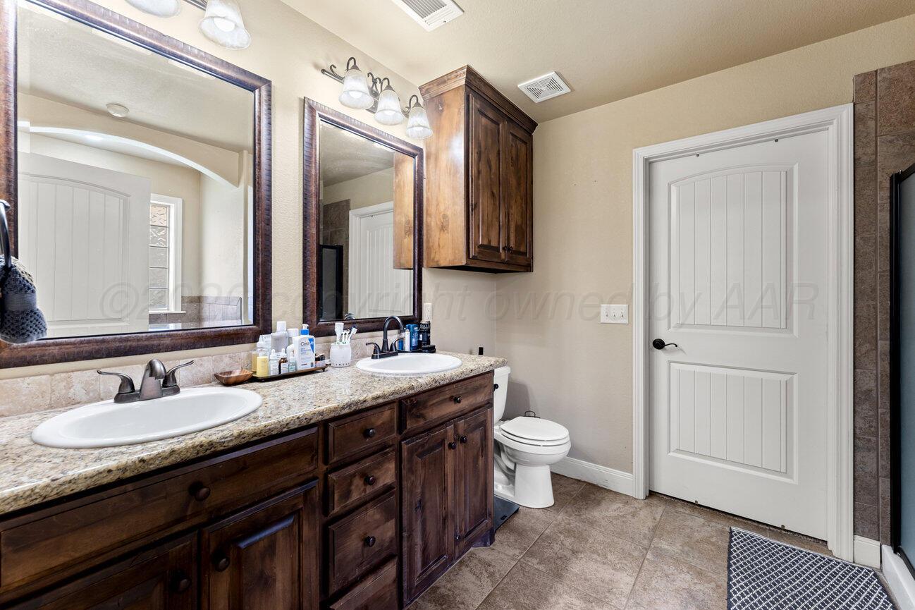 9900 Addelyn Avenue Property Photo 17