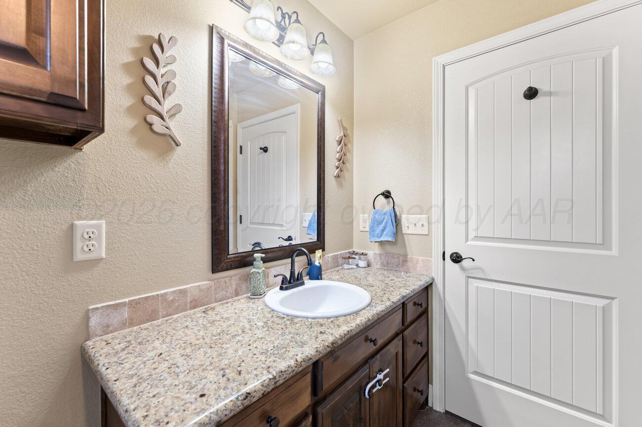 9900 Addelyn Avenue Property Photo 25
