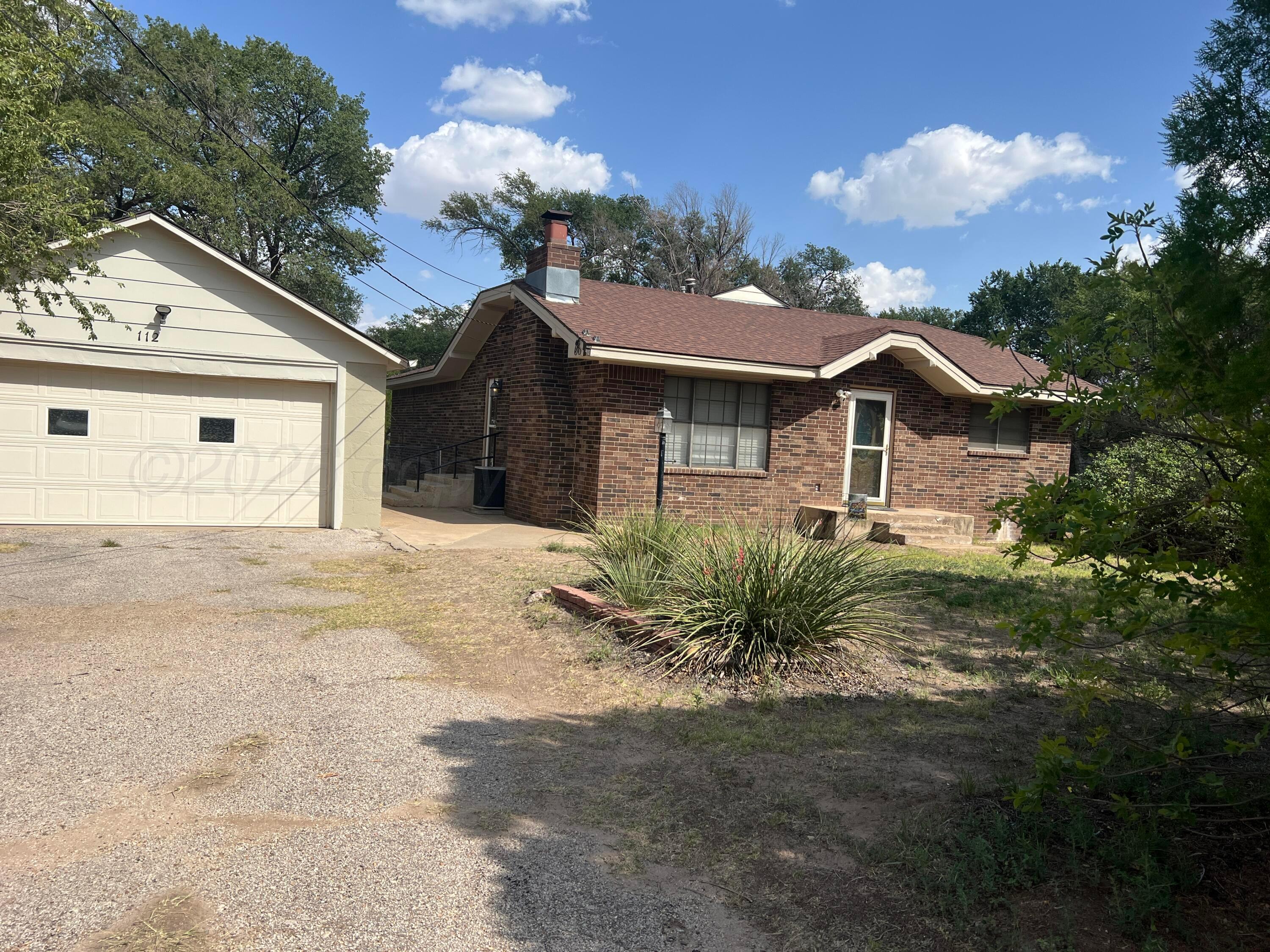 112 Ernest Lee Drive Property Photo 1