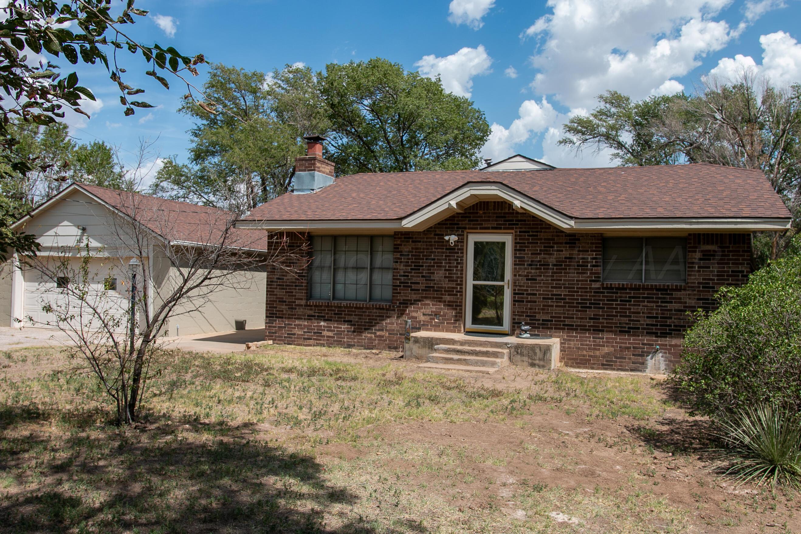 112 Ernest Lee Drive Property Photo 2