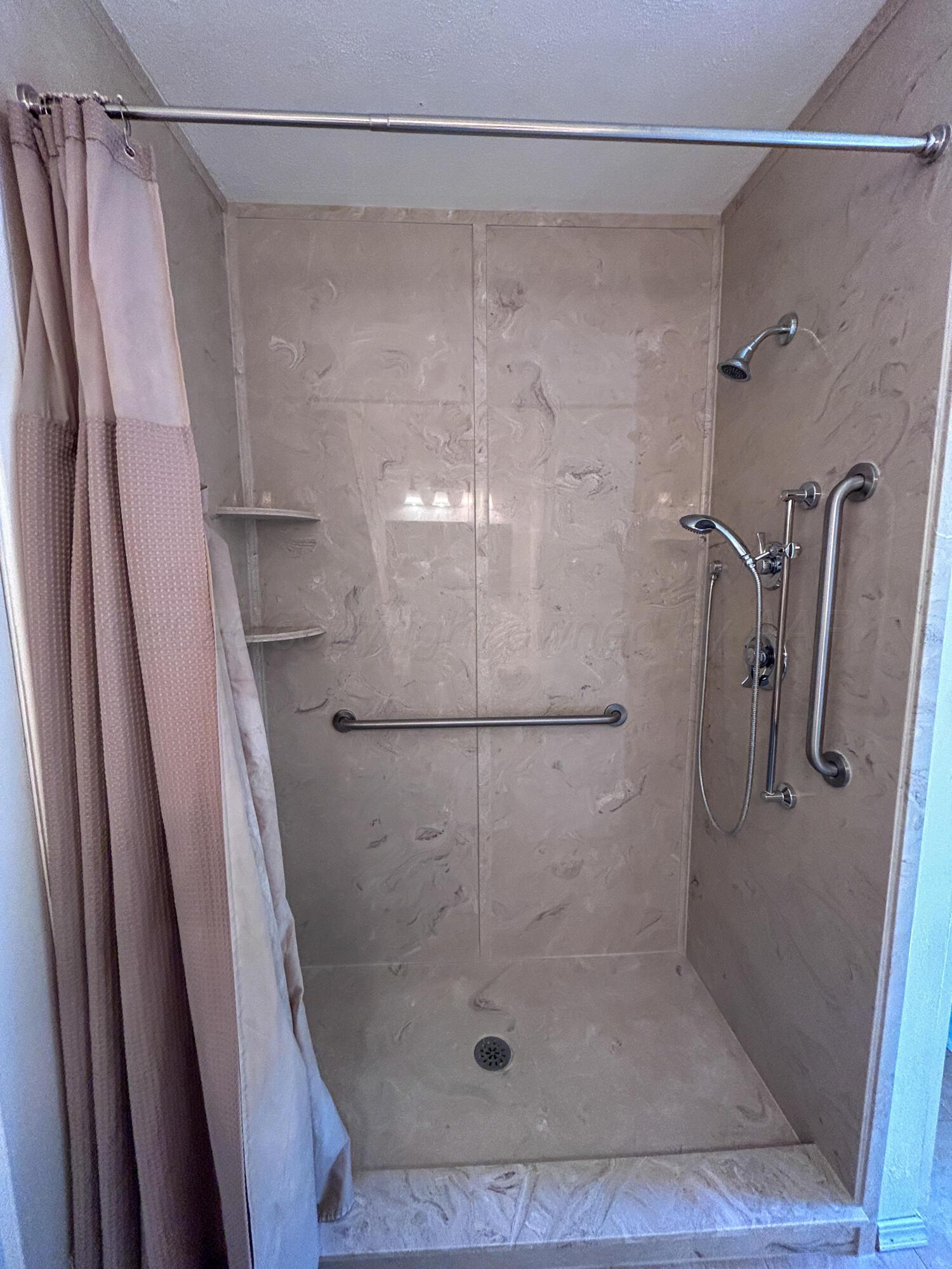 112 Ernest Lee Drive Property Photo 10