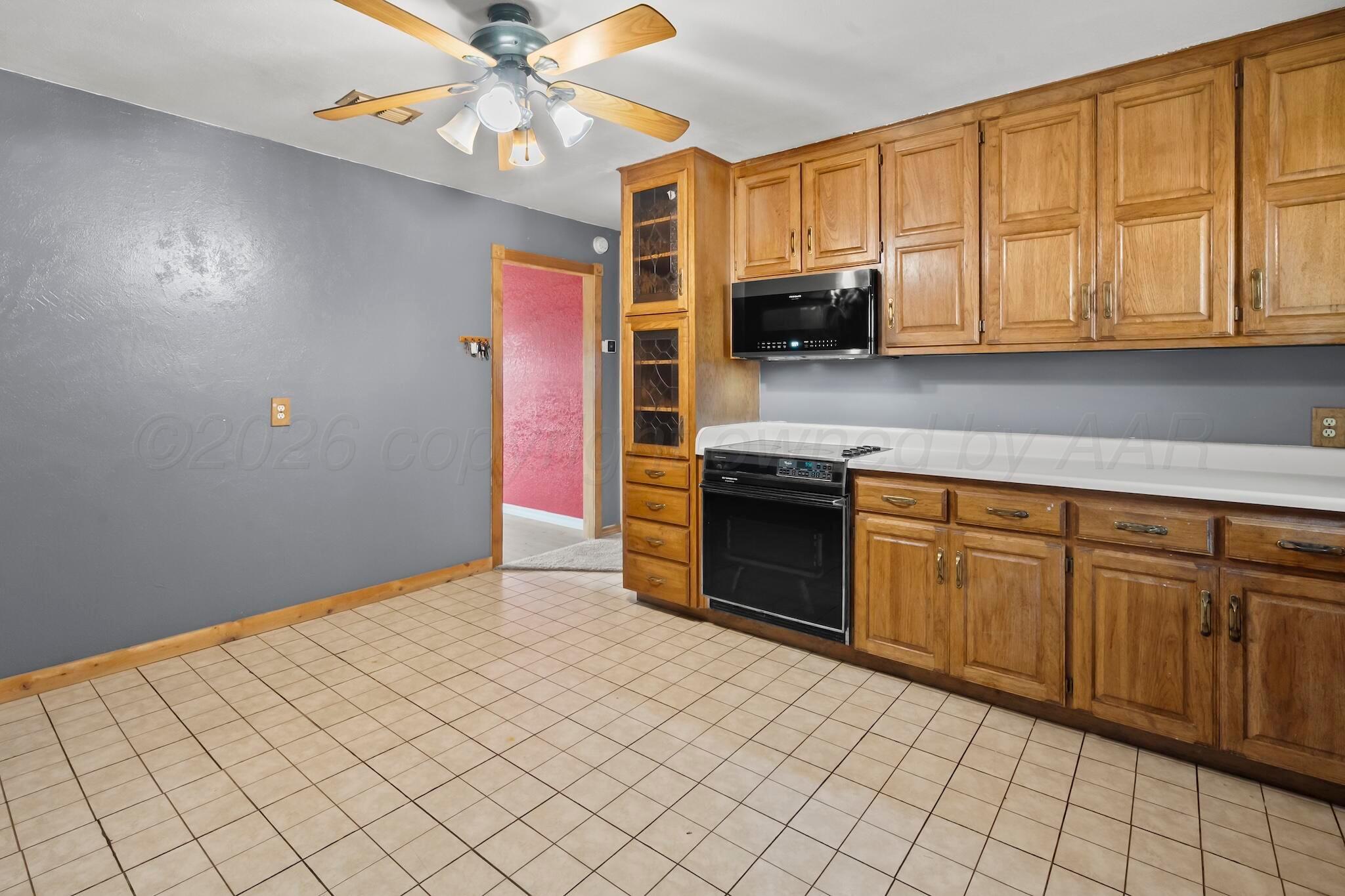 500 W Lasalle Street Property Photo 8