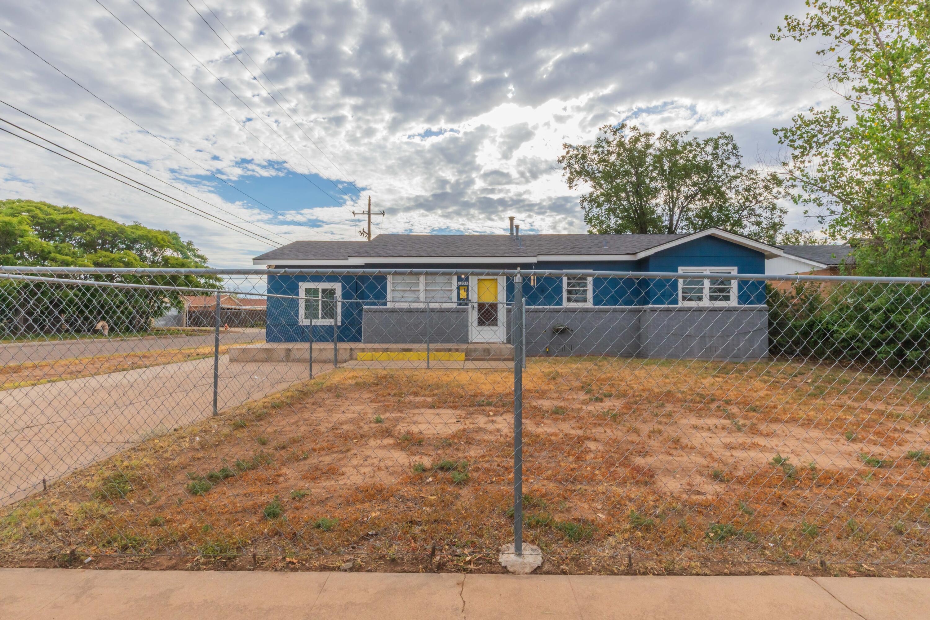 2901 S Apache Street Property Photo 1