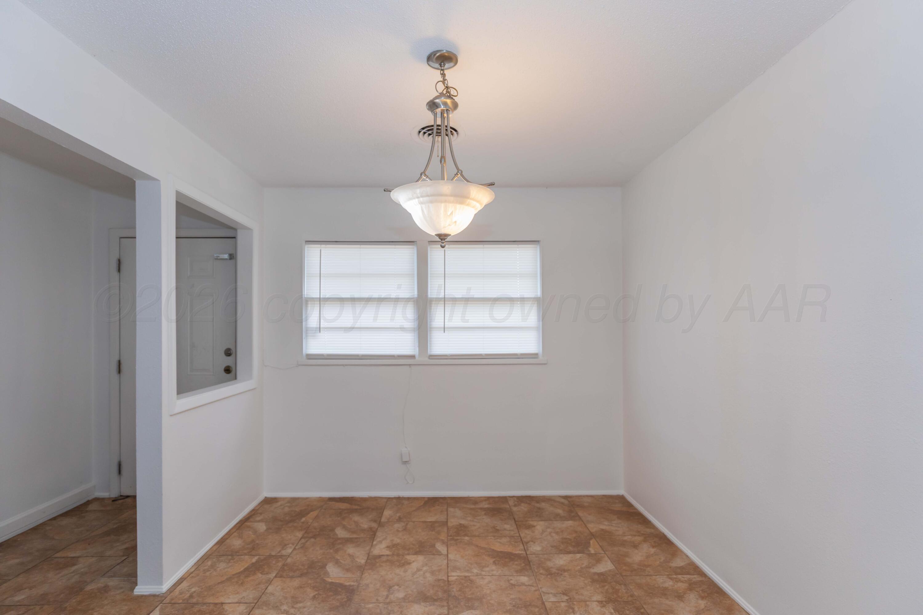 2901 S Apache Street Property Photo 11