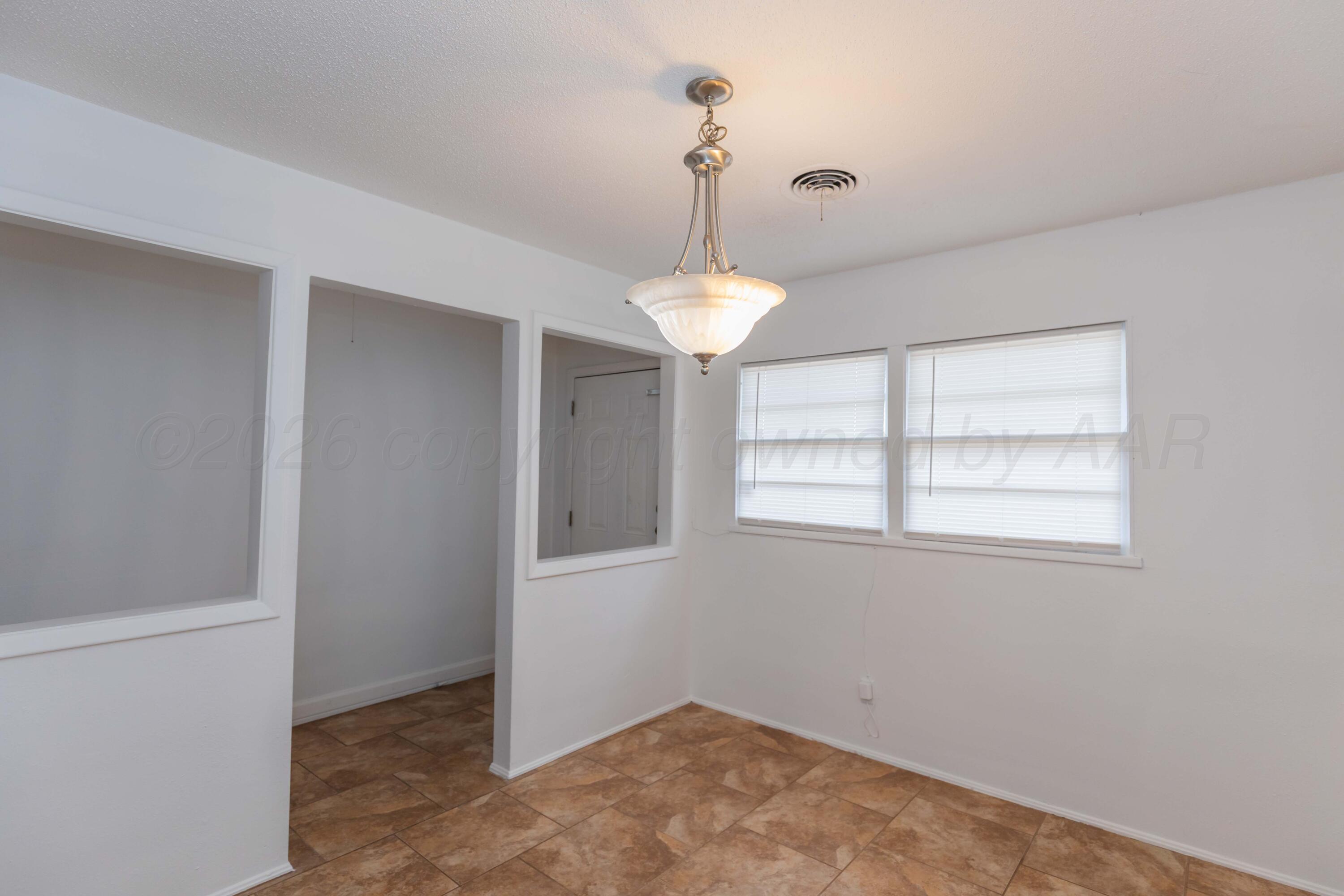2901 S Apache Street Property Photo 12