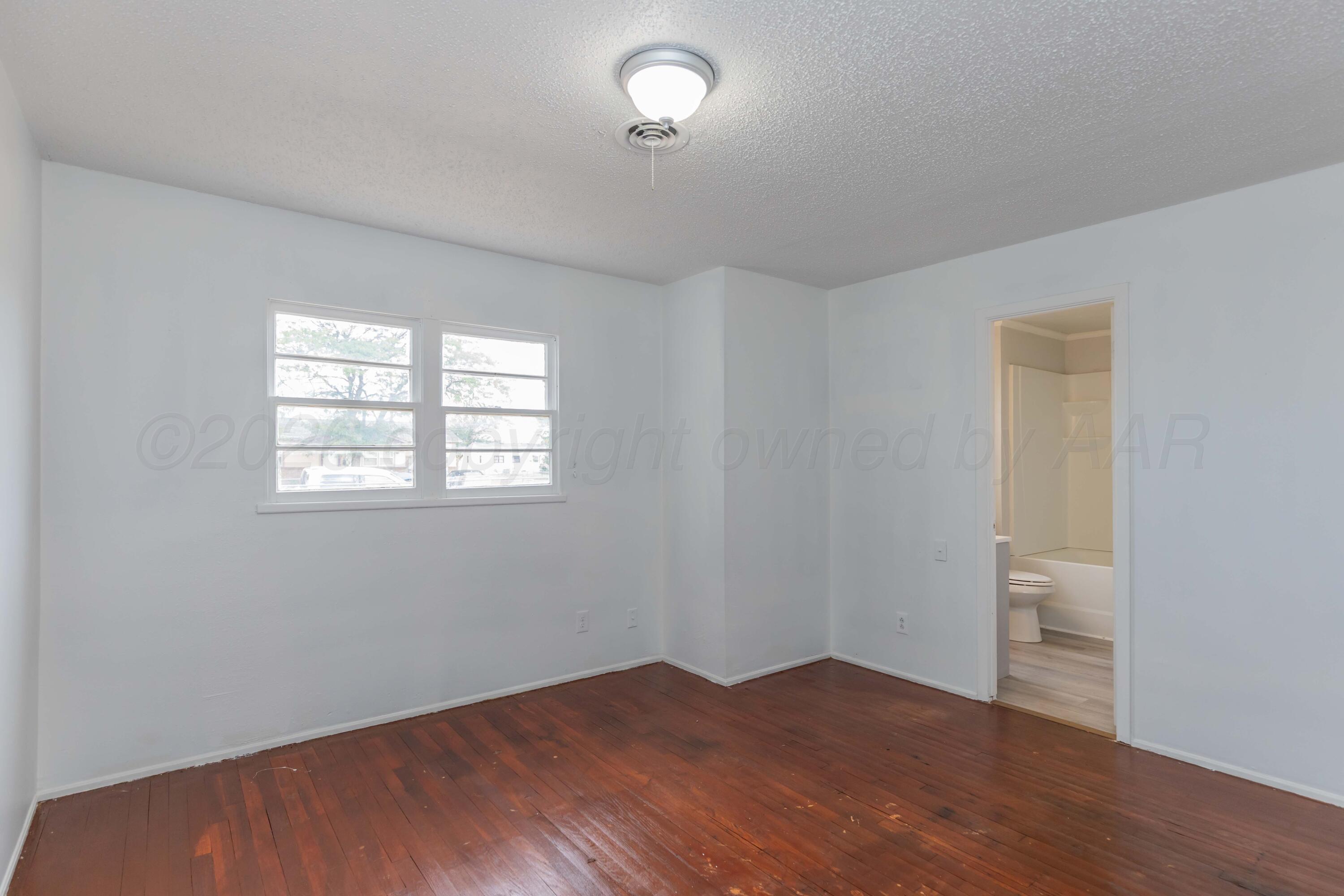 2901 S Apache Street Property Photo 16