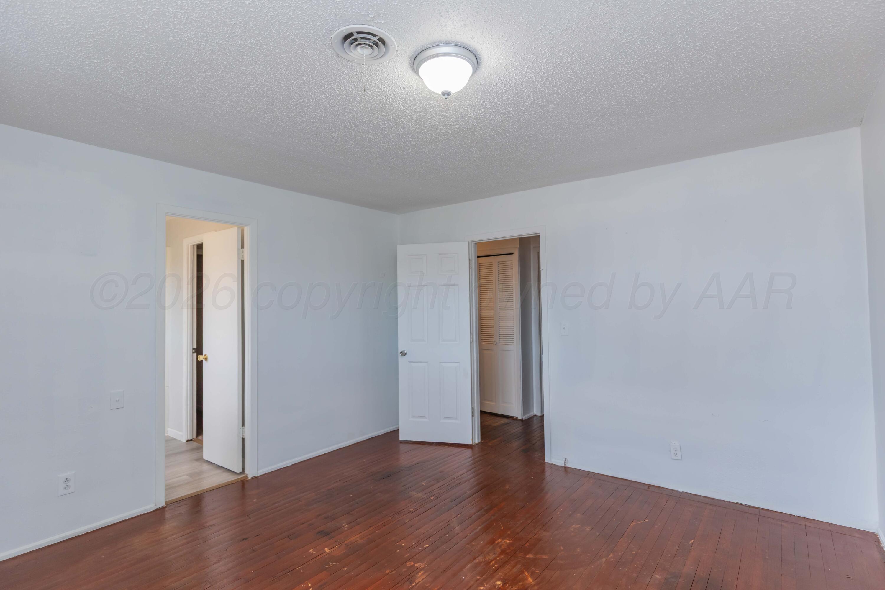 2901 S Apache Street Property Photo 17