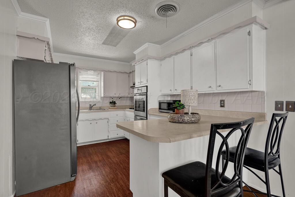 7609 Sombrero Drive Property Photo 8