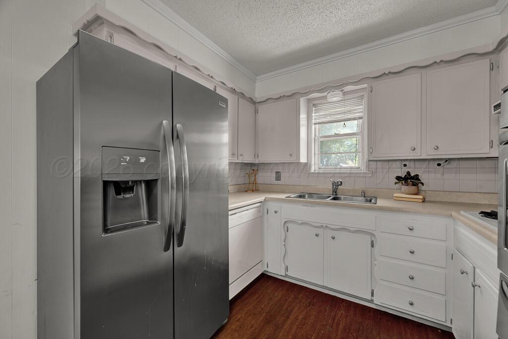 7609 Sombrero Drive Property Photo 9