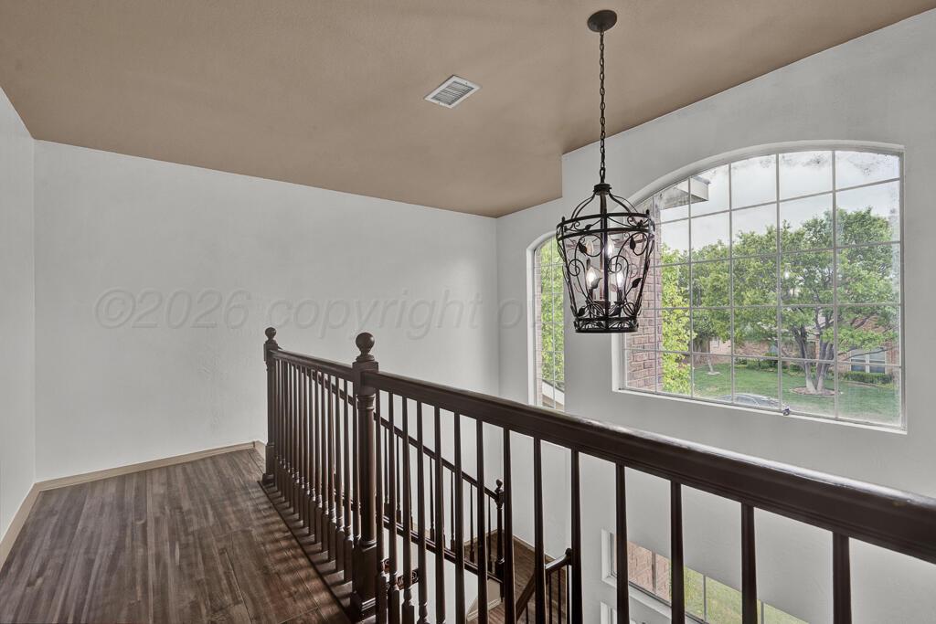 7001 Glenoak Lane Property Photo 12