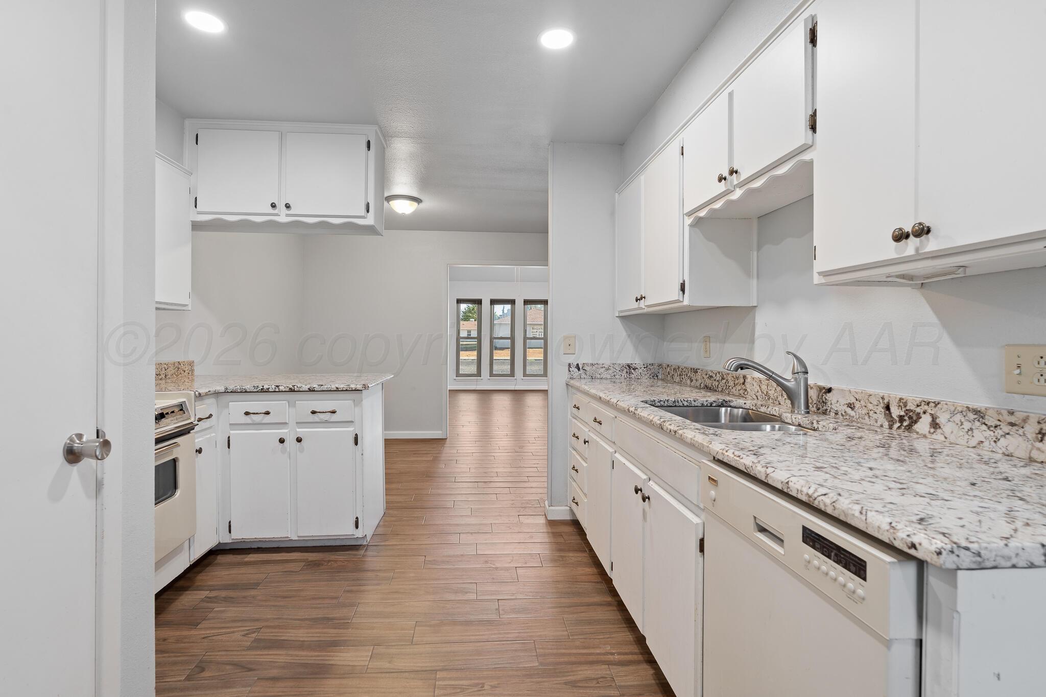 5729 Wabash Street Property Photo 6