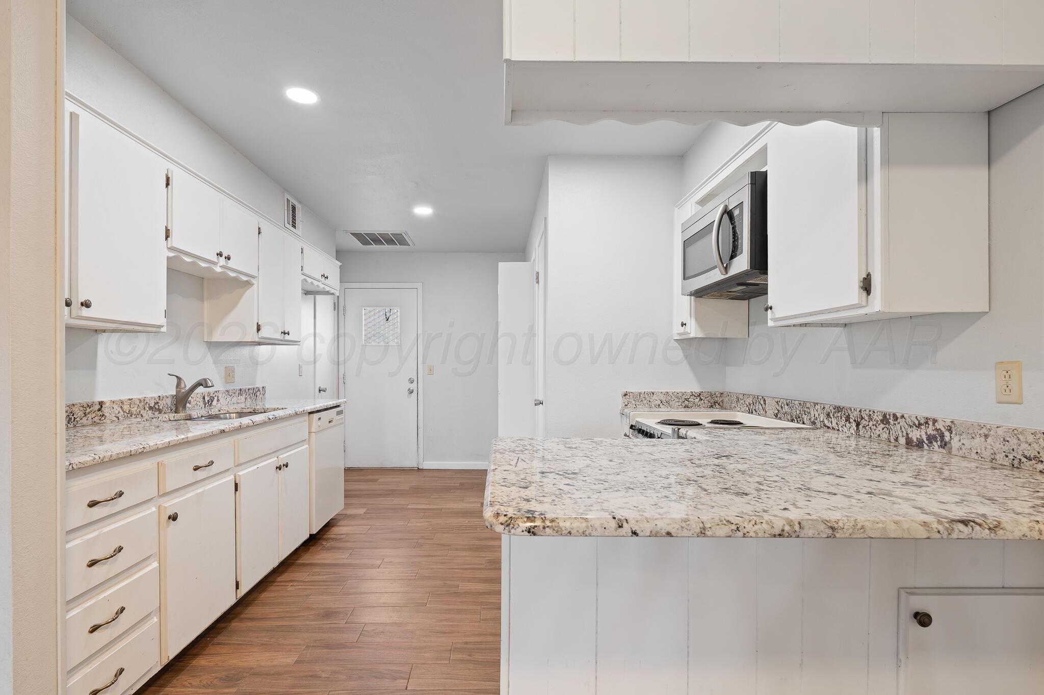 5729 Wabash Street Property Photo 8