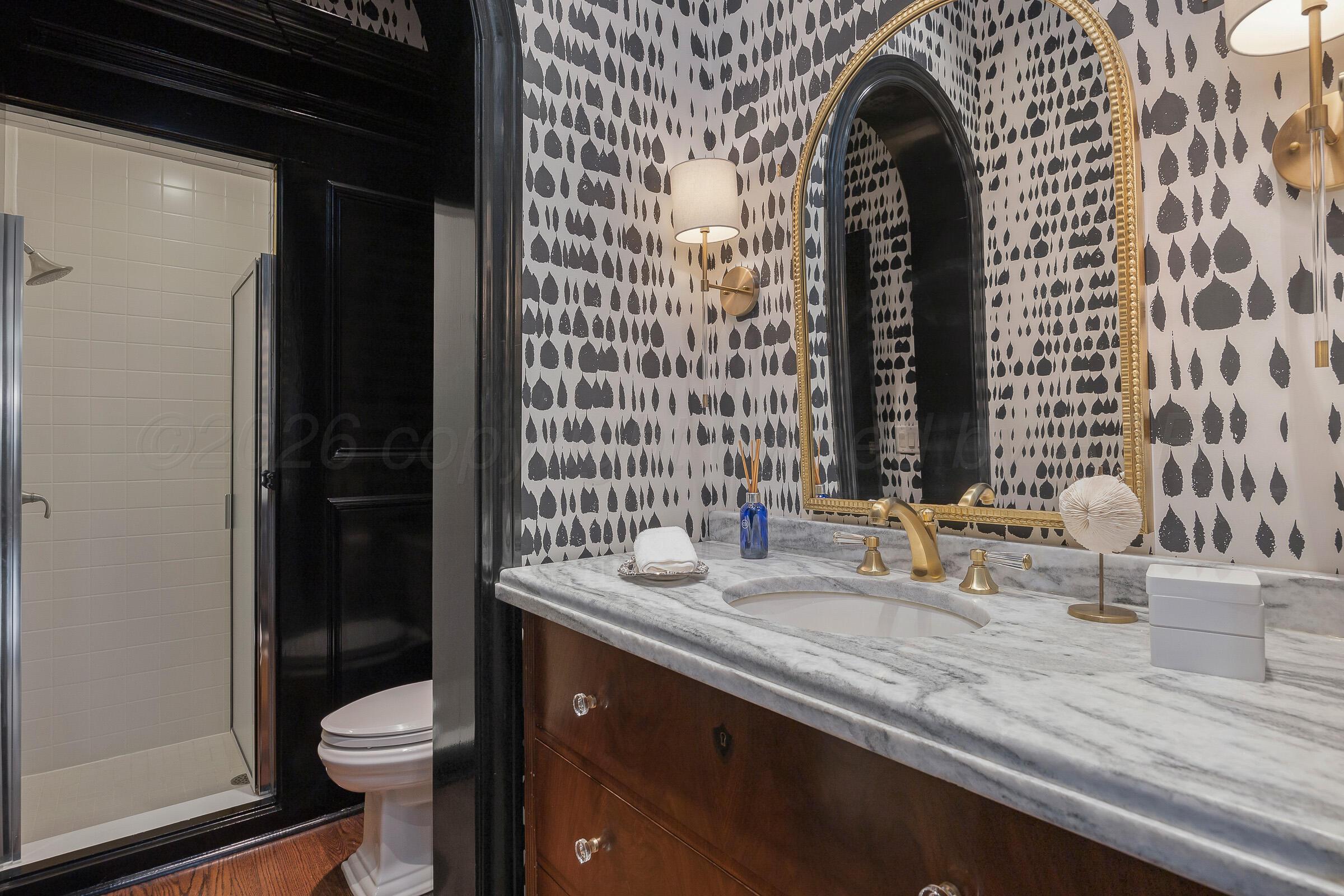 2605 S Hughes Street Property Photo 32