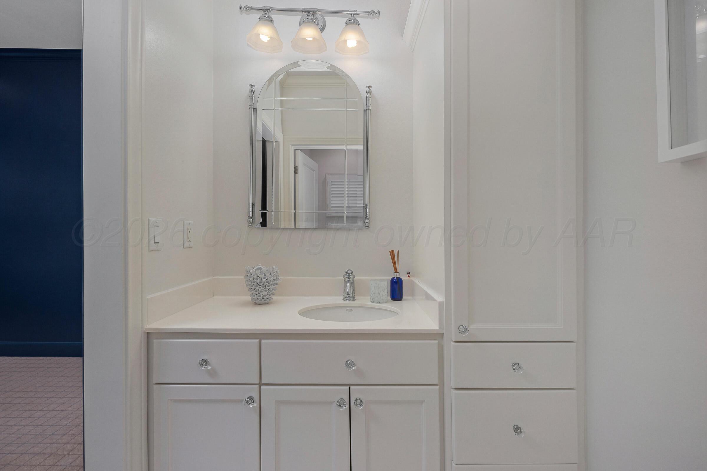 2605 S Hughes Street Property Photo 45