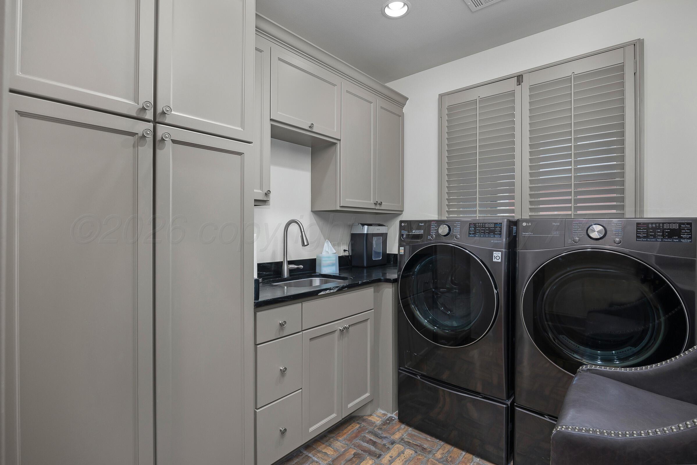 2605 S Hughes Street Property Photo 47