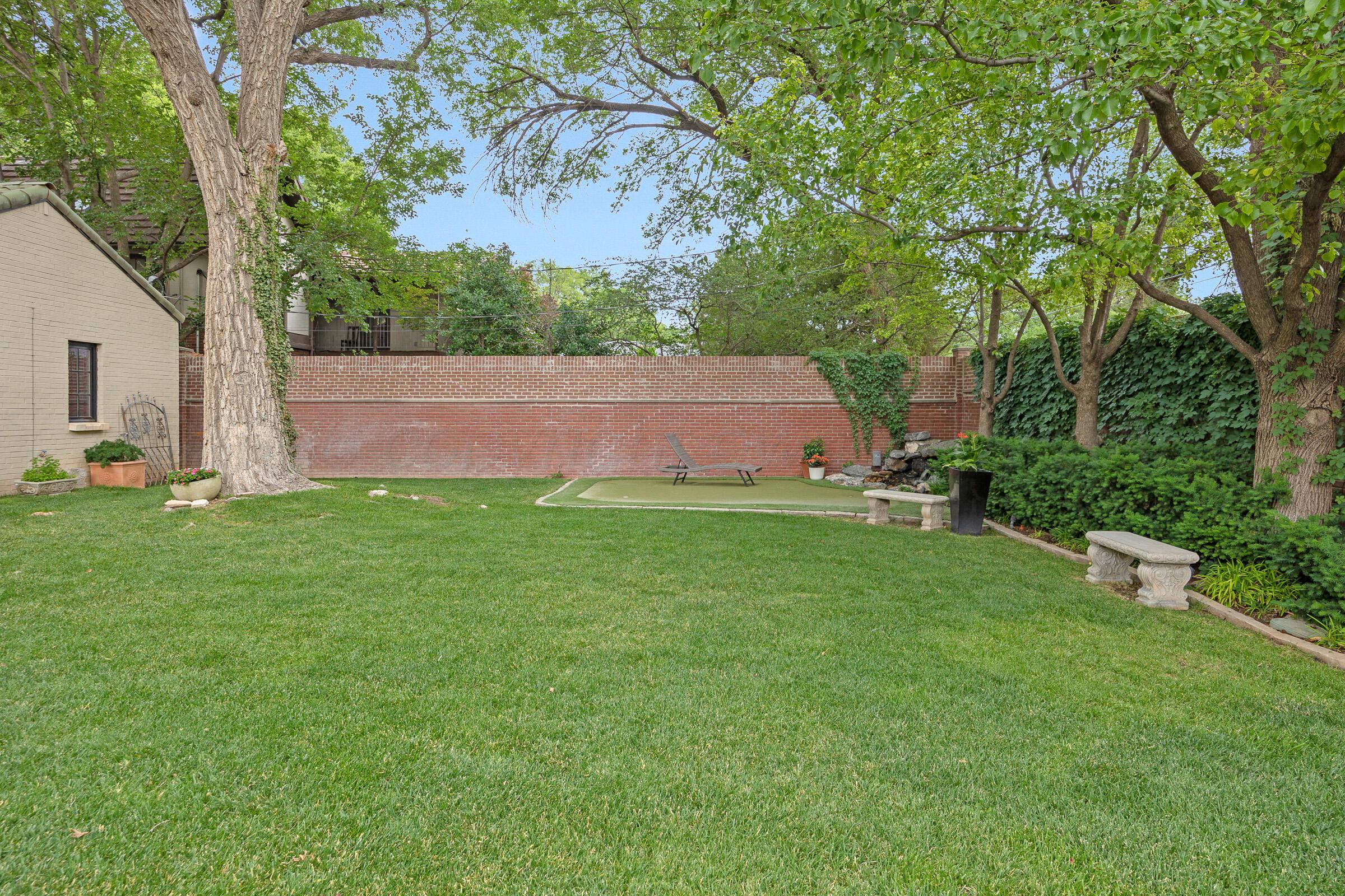 2605 S Hughes Street Property Photo 53