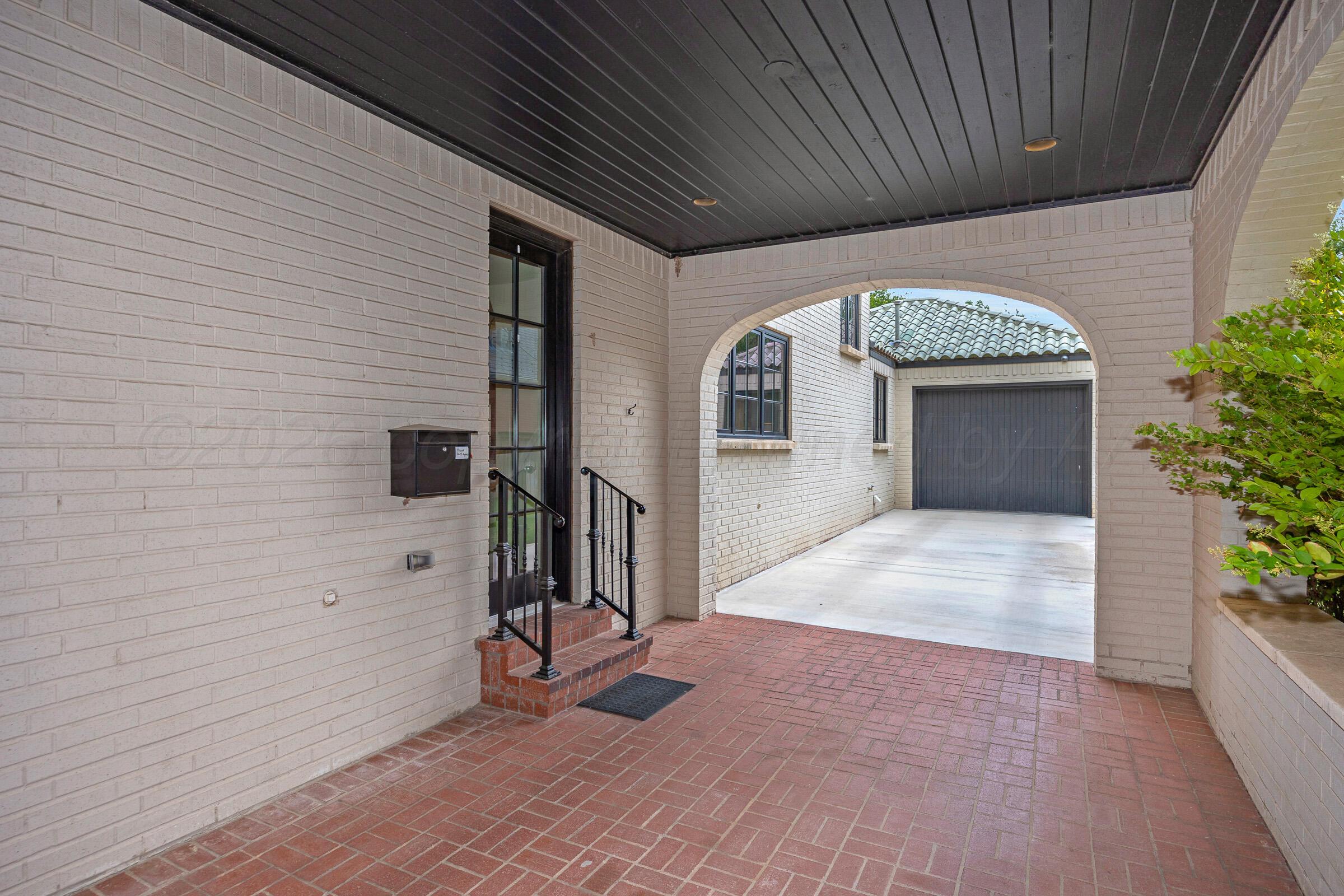 2605 S Hughes Street Property Photo 57