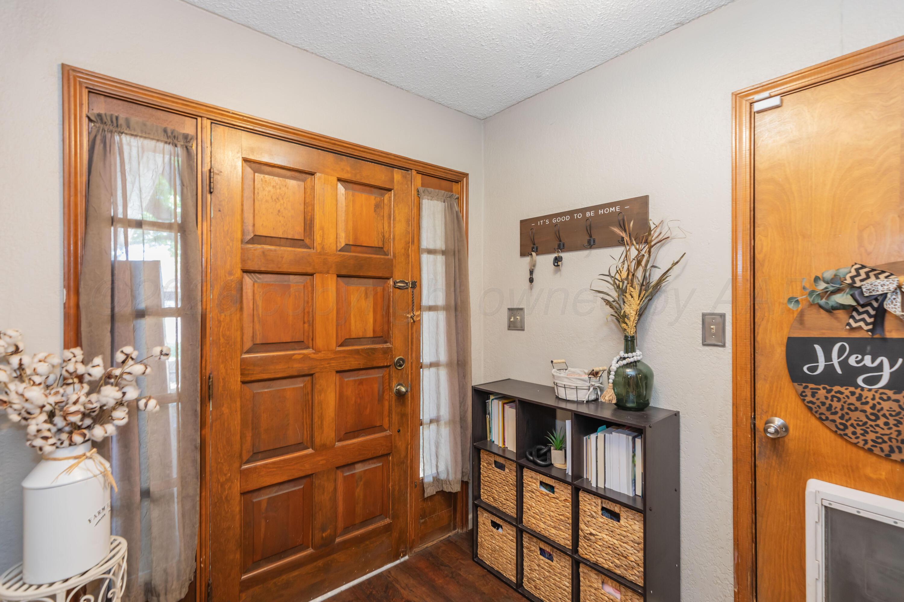 2338 N Fir Street Property Photo 3