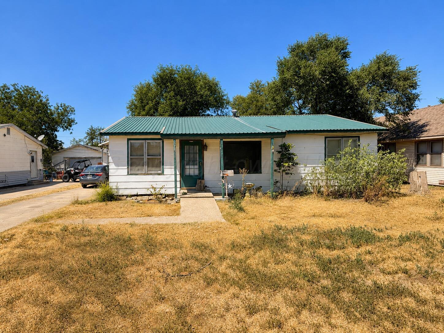 1013 E KINGSMILL Avenue Property Photo 1